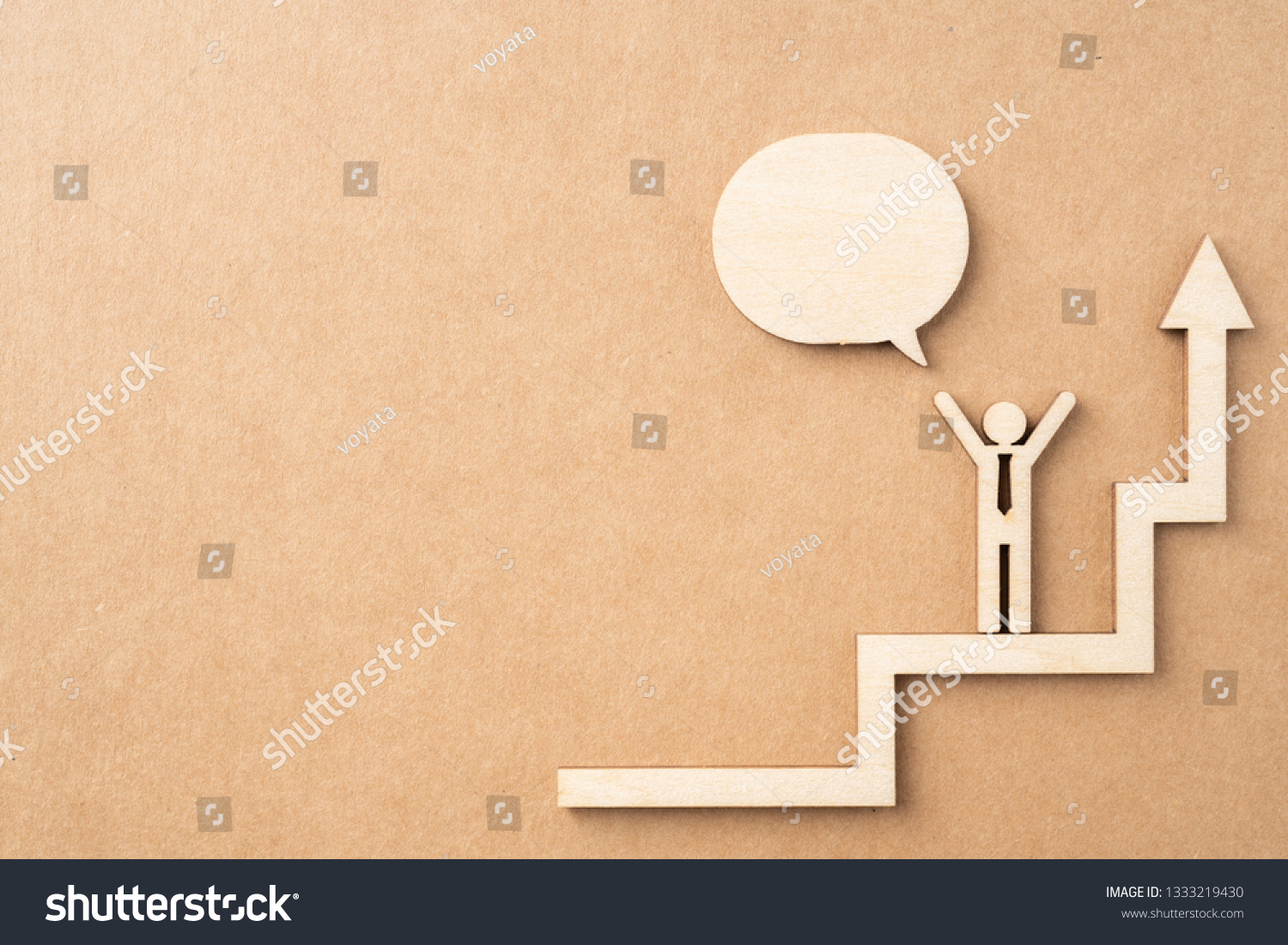 Business and design concept - group of wooden businessman icon with dialogue frame on kraft paper. it's conversation, leadership concept #1333219430