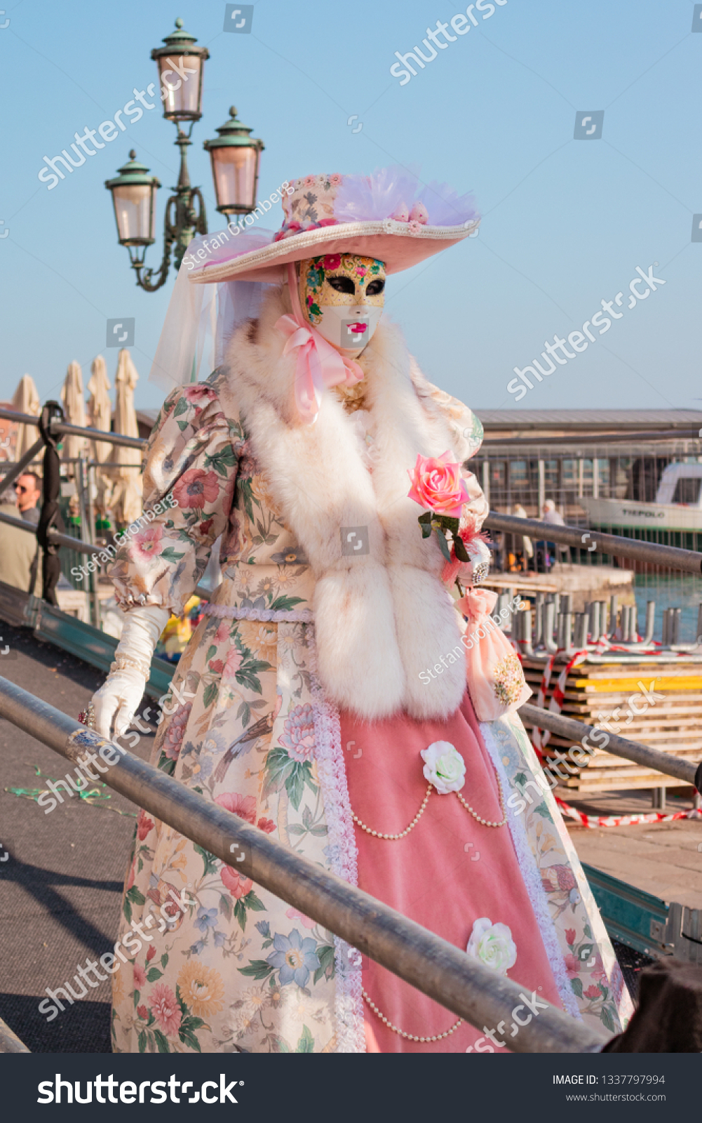 Queen of the costumes in the Carnival of Venice. #1337797994