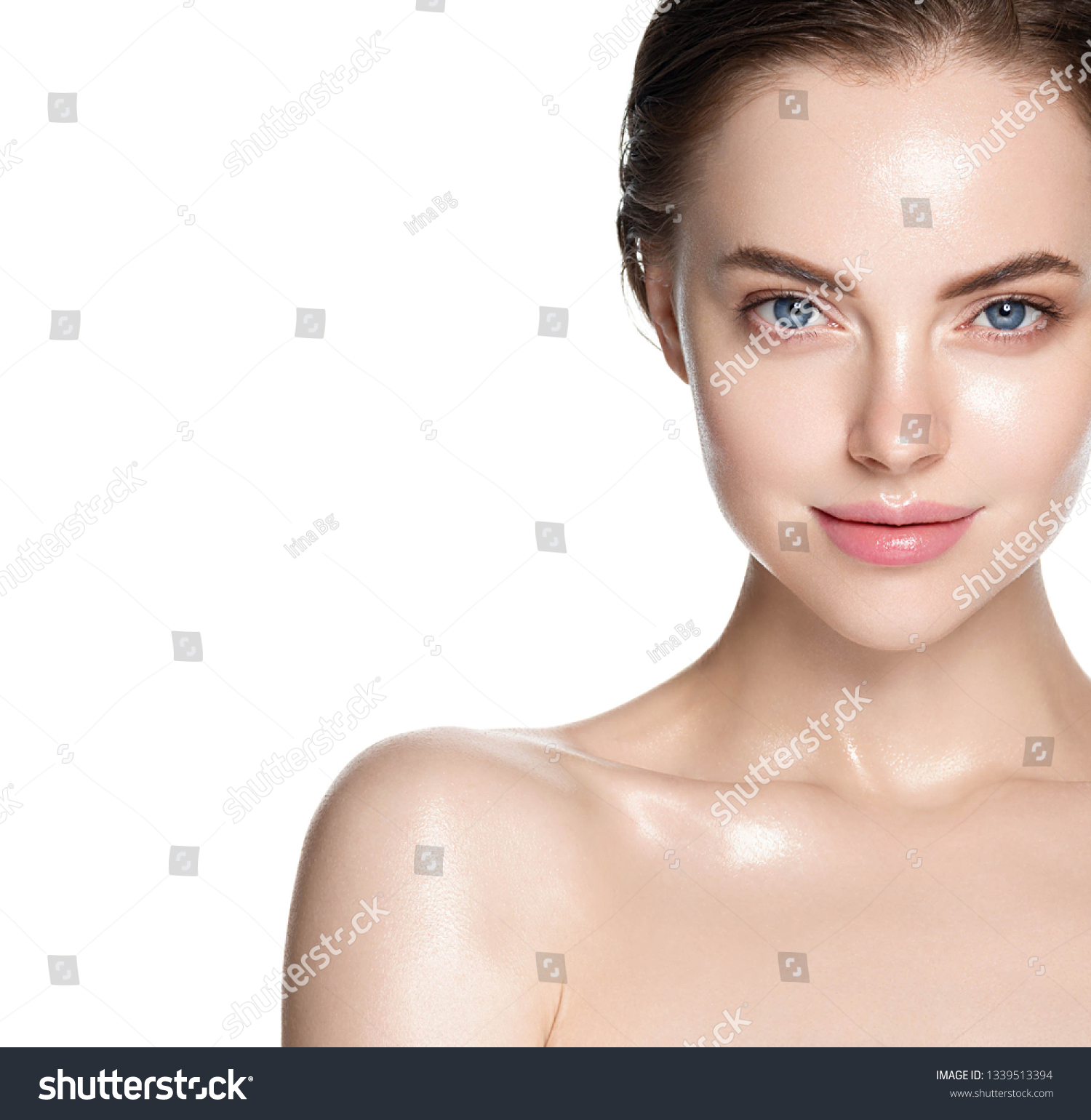 Beauty skin healthy beautiful hair woman face closeup clean skin natural makeup #1339513394