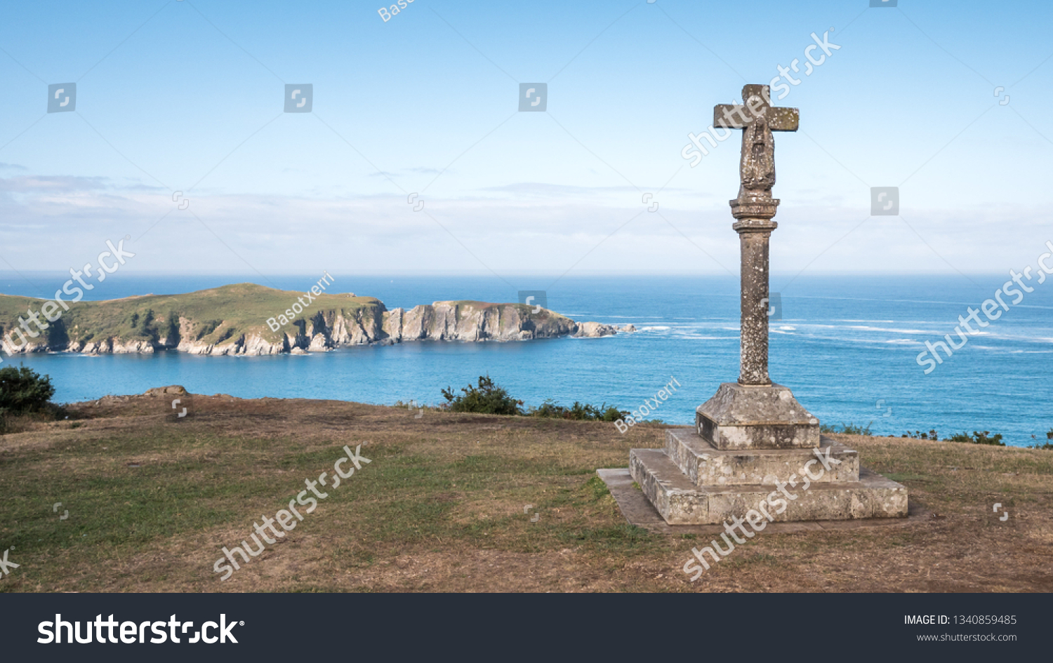 Wayside cross at the chapel of San Antonio de Corveiro, Cedeira, Galicia, Spain #1340859485