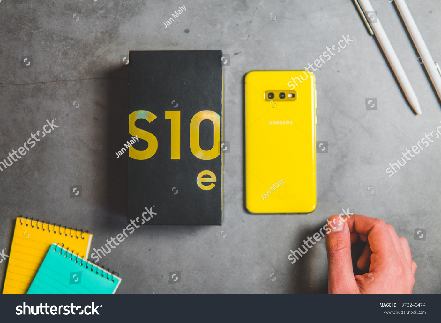 One of the most powerful phones from Samsung company – Samsung Galaxy S10 in version e (S10e).  #1373240474