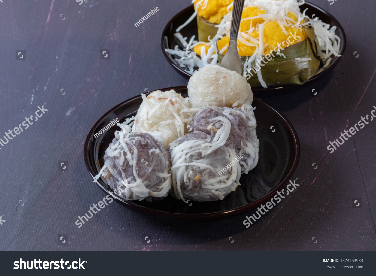 Coconut Dumpling with Pandanus Flavour and Toddy Palm Cake #1374753983