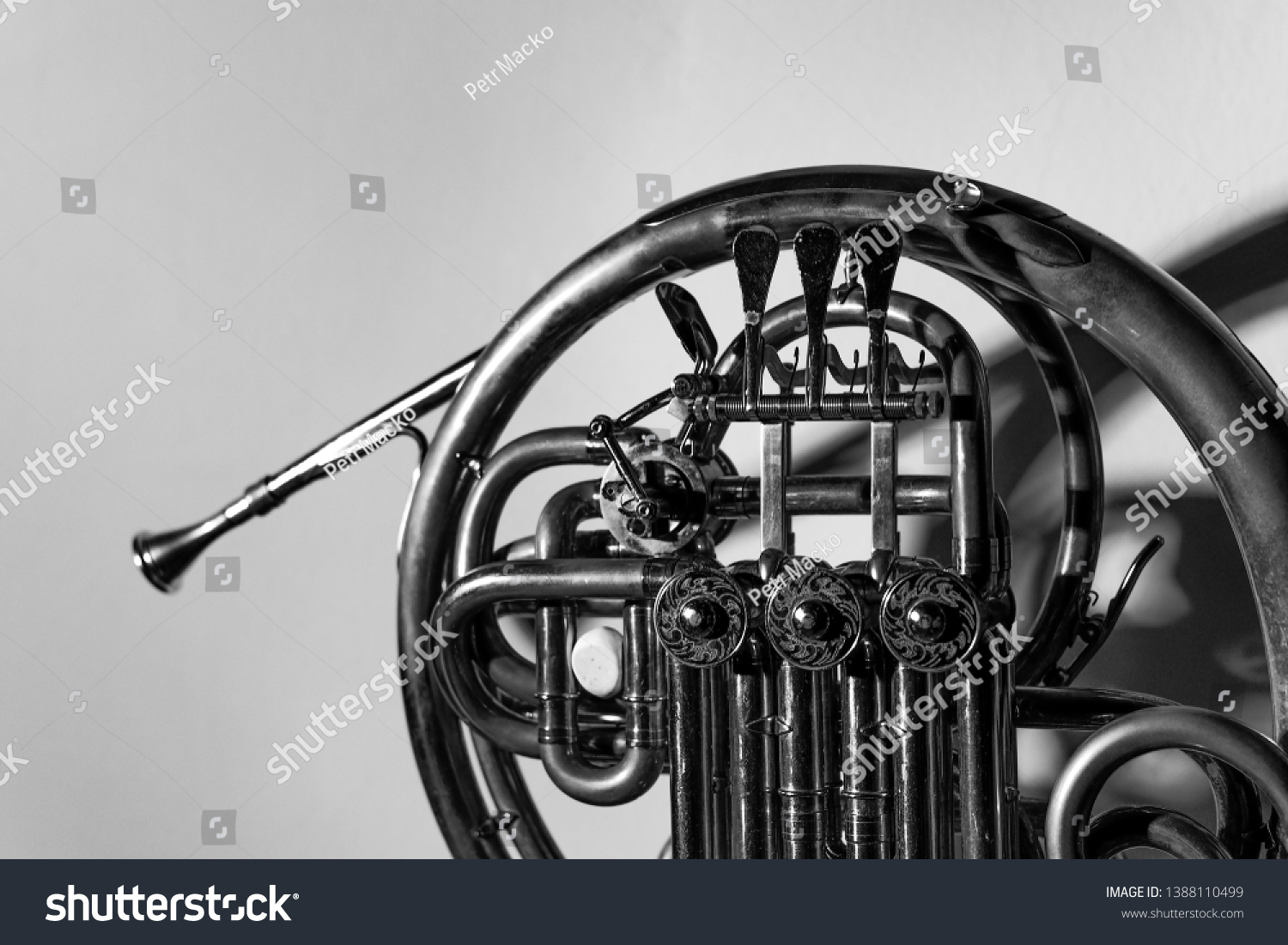 French horn musical instrument, wallpaper #1388110499