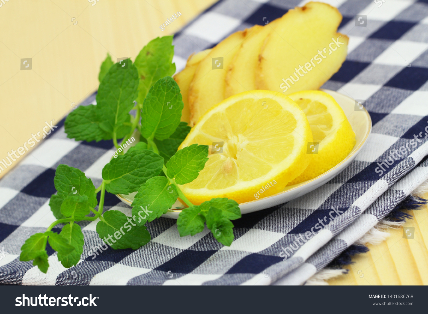 Best natural remedy for a flu: fresh lemon, fresh ginger and fresh mint
 #1401686768