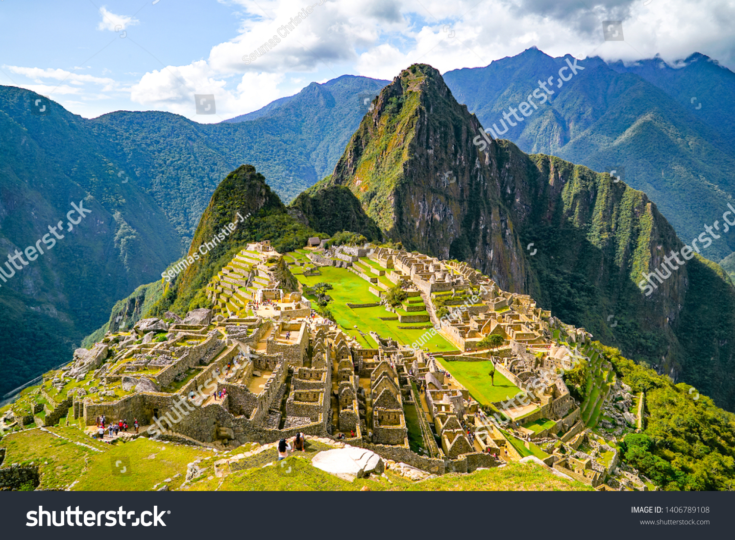 The famous Machu Picchu is a 15th-century is located in the Cusco region of Peru. The beauty of this historic site never ceases to amaze, with people coming from all over the world to visit it.
 #1406789108