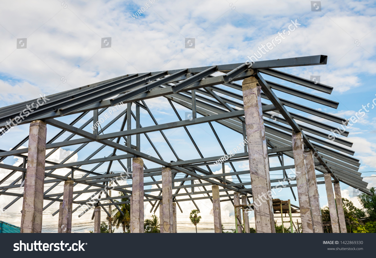 Structure of houses, pillars and concrete floors, roof structures using steel in construction #1422869330