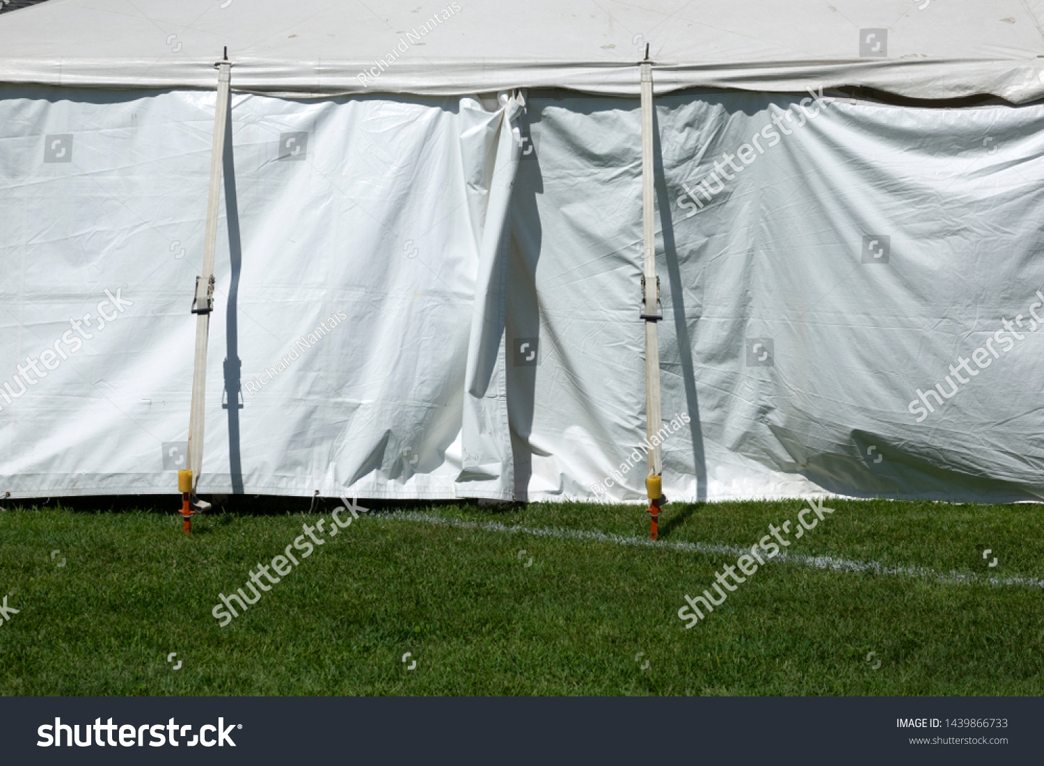 Binders for big circus tents #1439866733