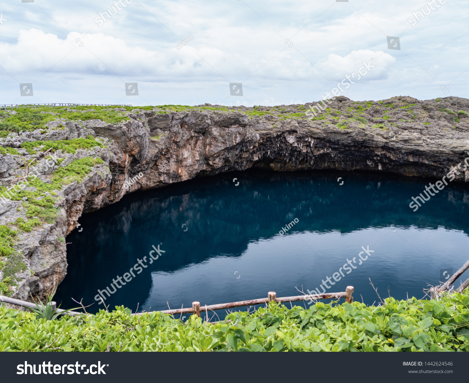 Toriike Pond is a pond located in the western part of Shimojijima Island, Miyakojima, Okinawa, Japan. It looks like two ponds lined up next to each other but they are actually connected underground. #1442624546