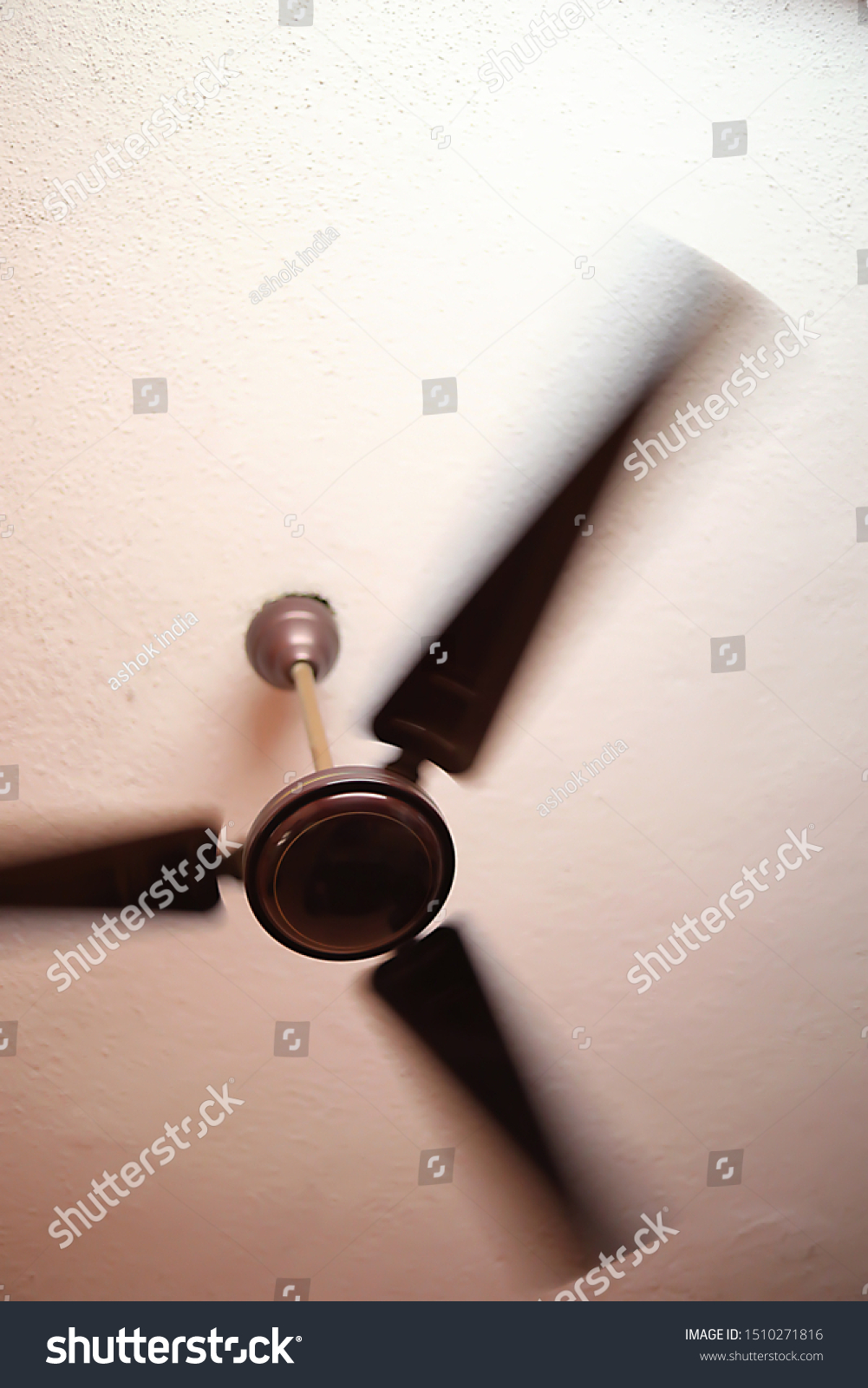 electric ceiling fan, Ceiling fan indoors #1510271816