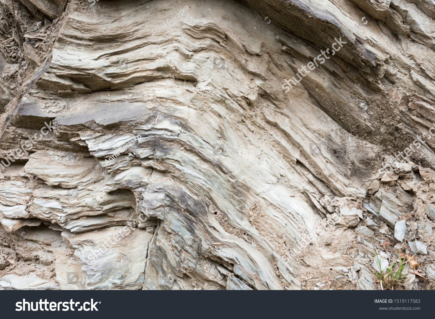 Beige layered rocks pattern, close-up #1519117583