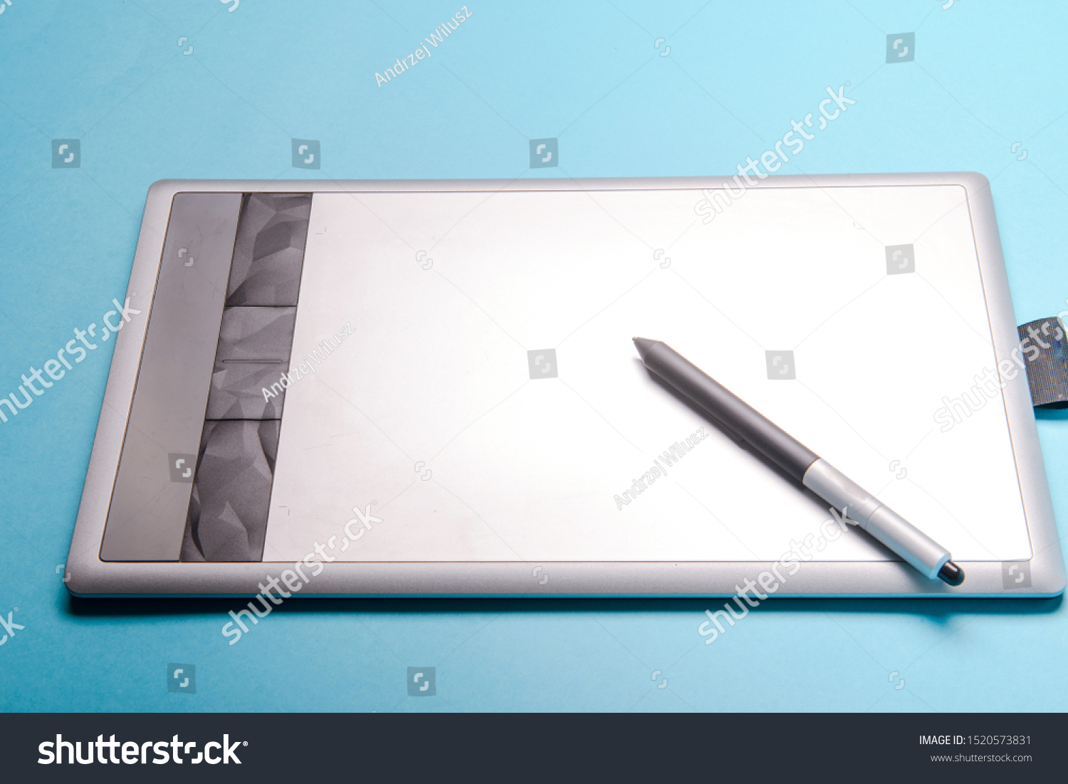 Graphic tablet with pen for illustrators and designers #1520573831