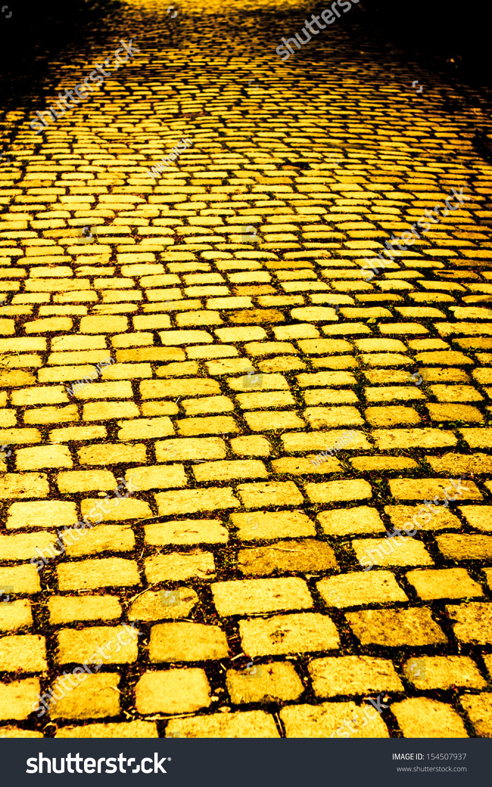 Download Yellow Brick Road Royalty Free Stock Photo 154507937 Avopix Com