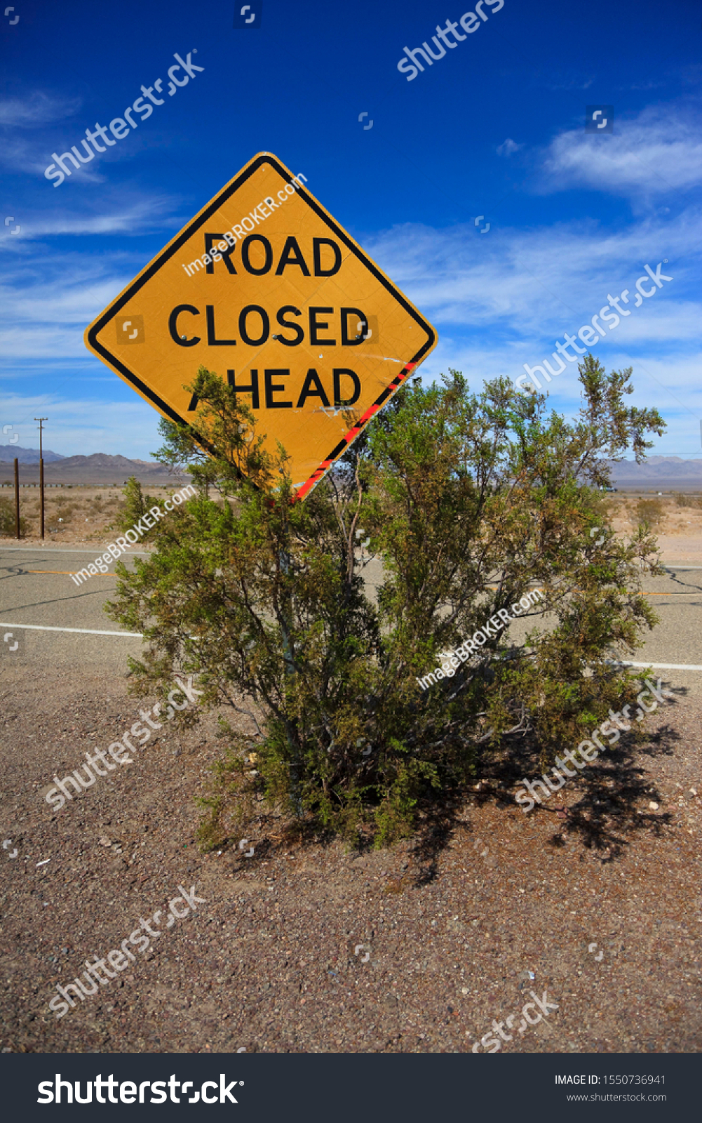 Sign "Road closed ahead" along the historic Route 66, Ludlow, California, USA, North America #1550736941