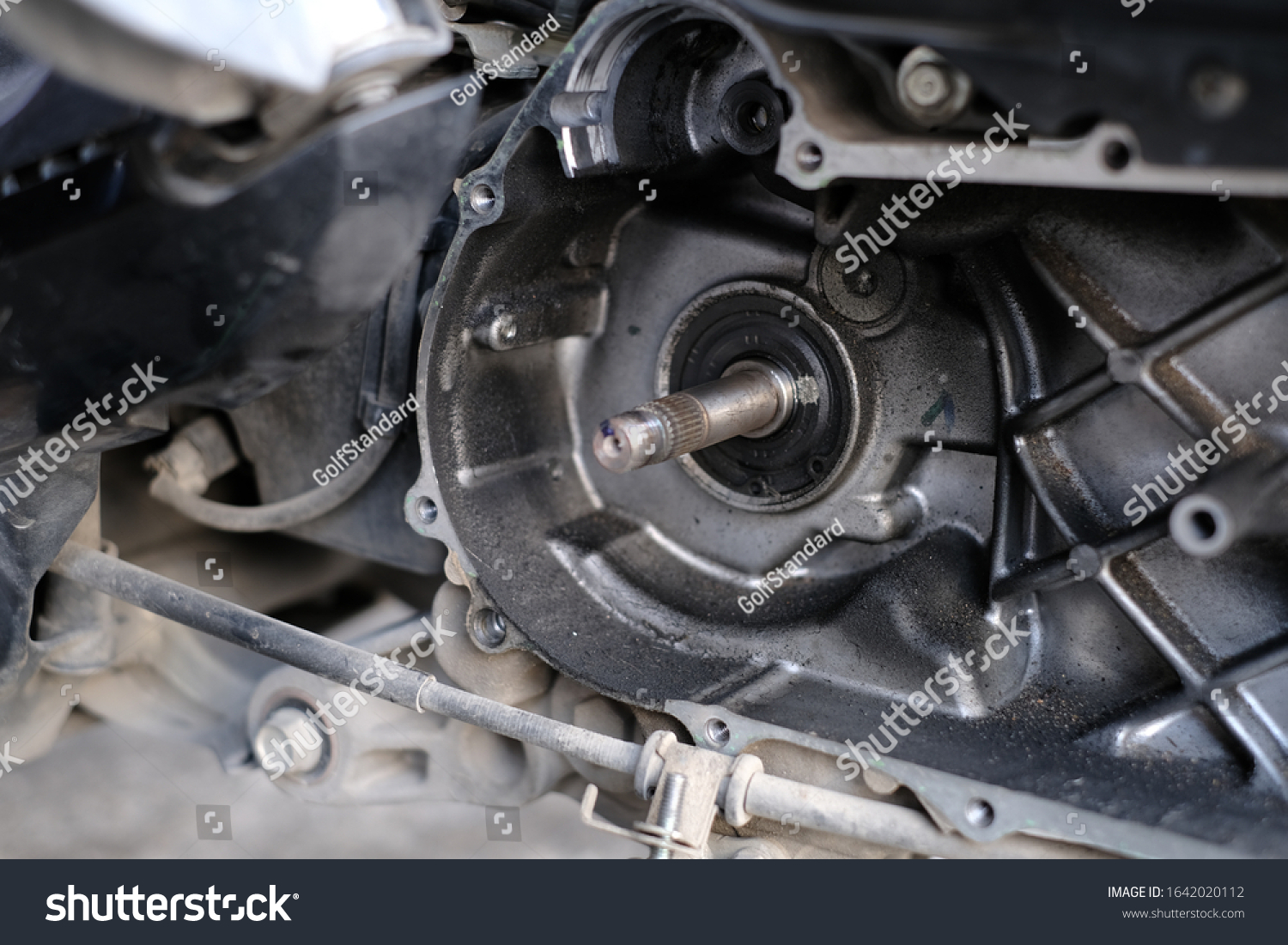 Mechanic to repair or check the motorcycle belt system, the engine belt system of the engine #1642020112