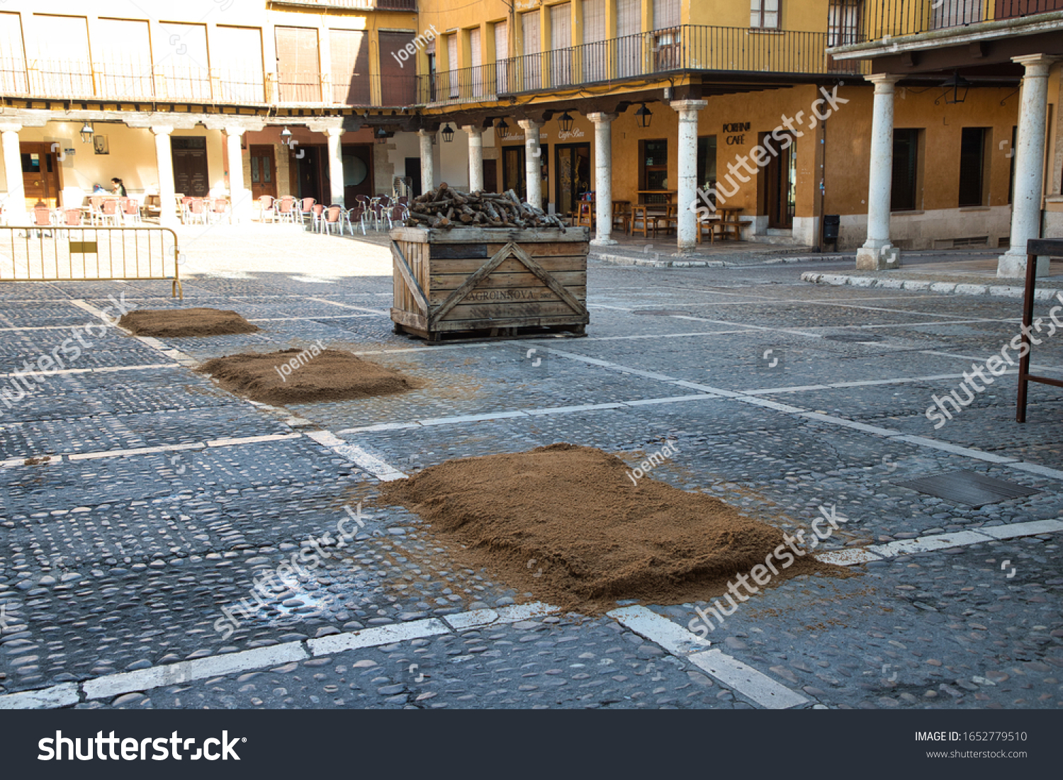 Processing under squares of sand in Tordesillas Spain #1652779510