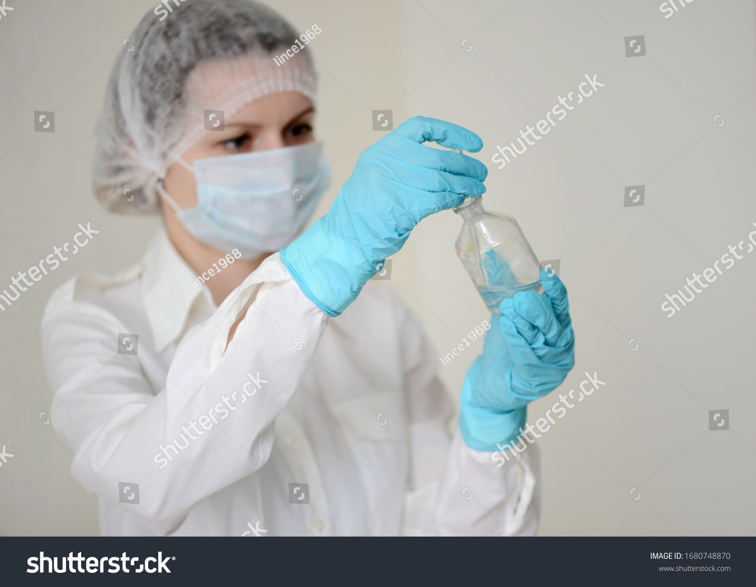  A helth care worker is looking at the chemical analysis result #1680748870
