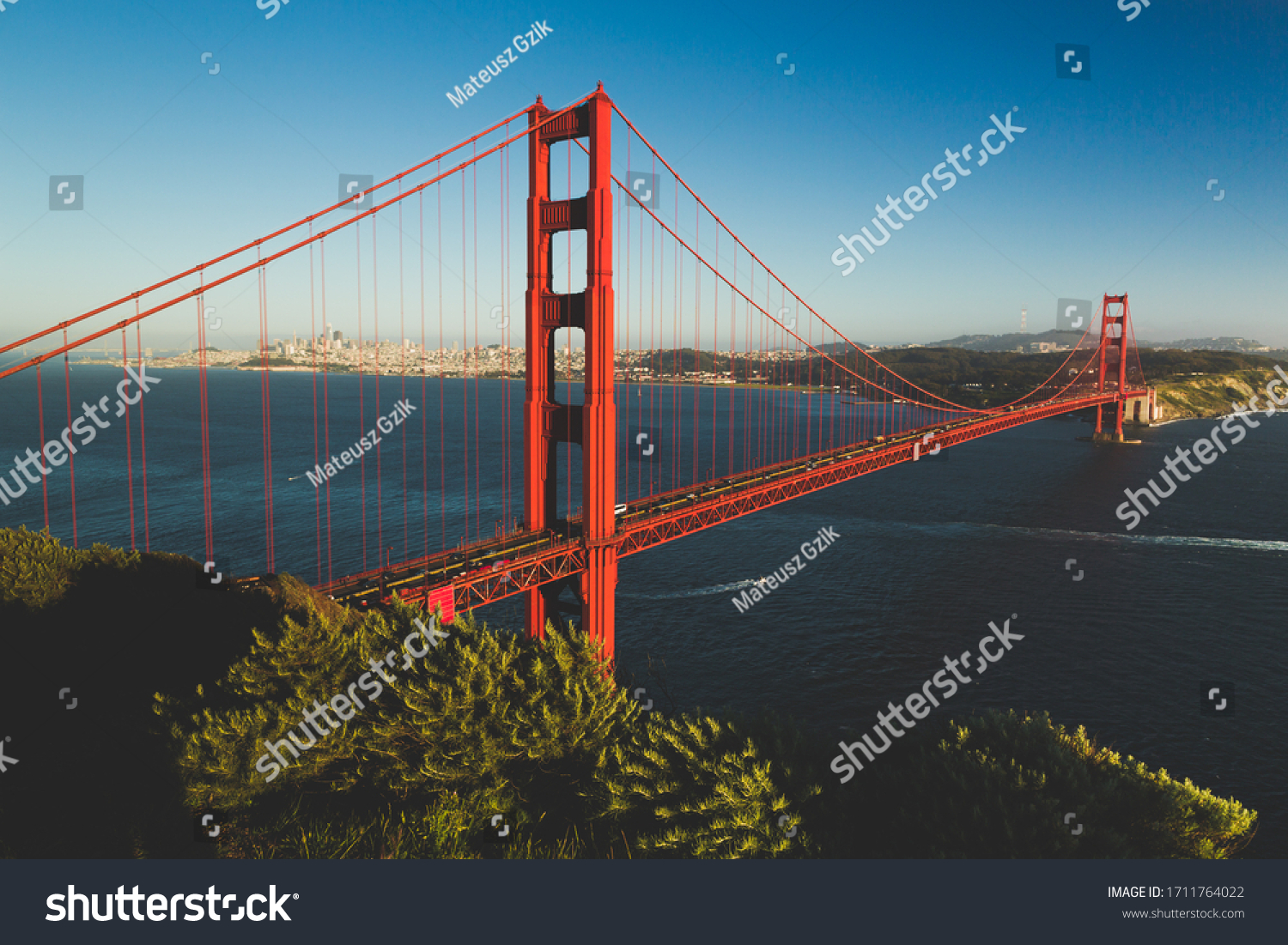 Golden Gate Bridge - connecting San Francisco with Marin County #1711764022