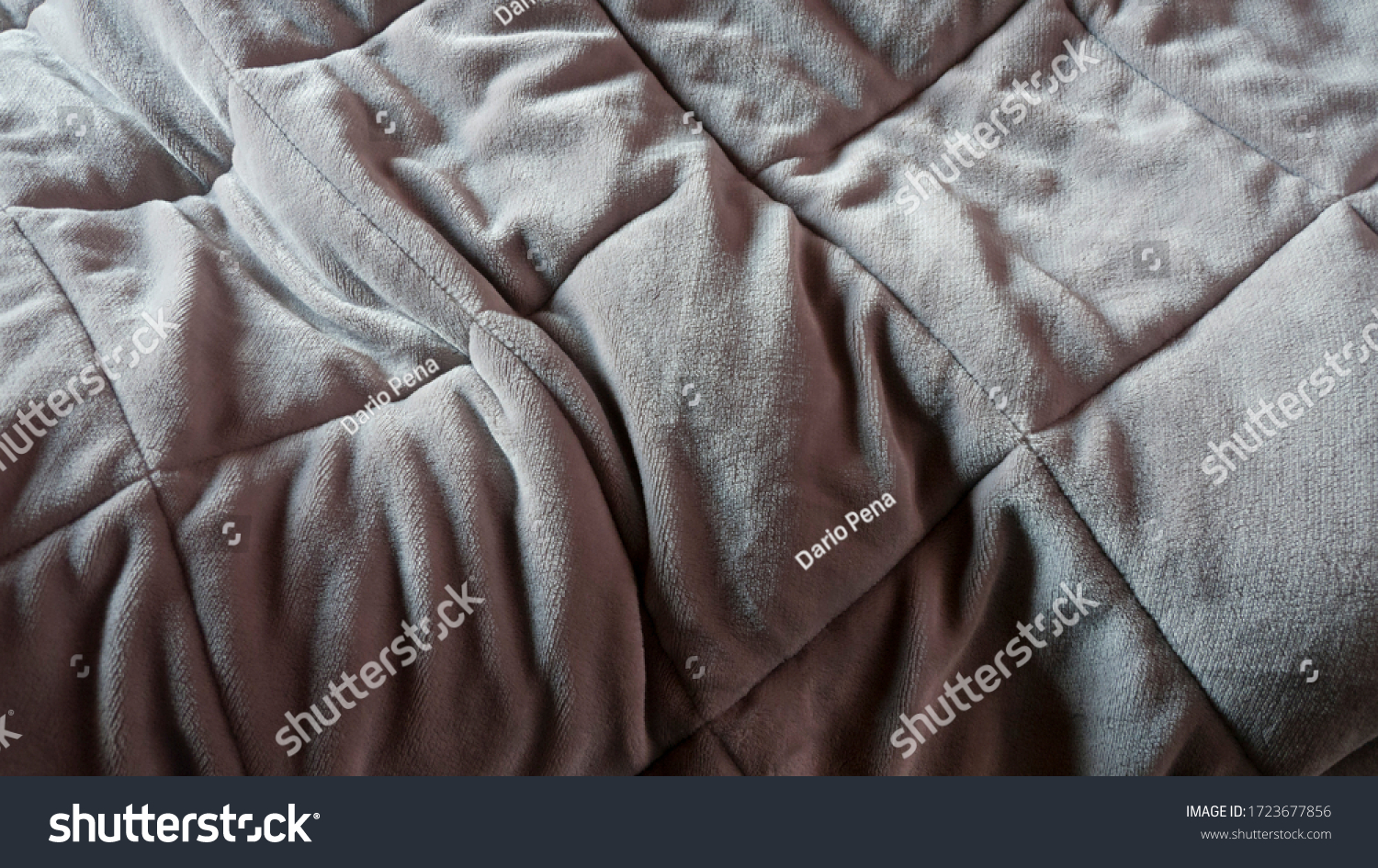 Use trace on grey blanket
 #1723677856