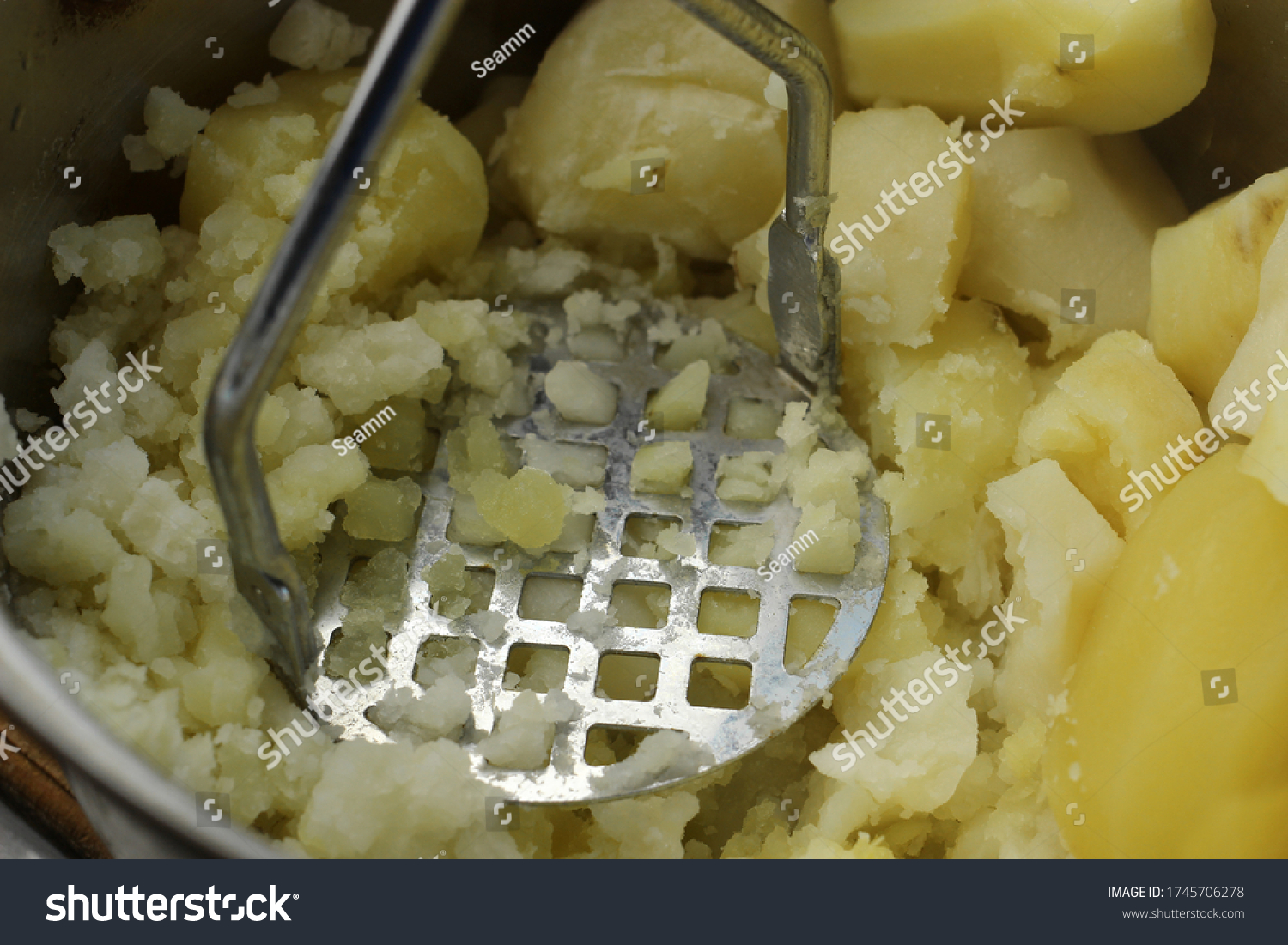 mashed potatoes in a pot. #1745706278