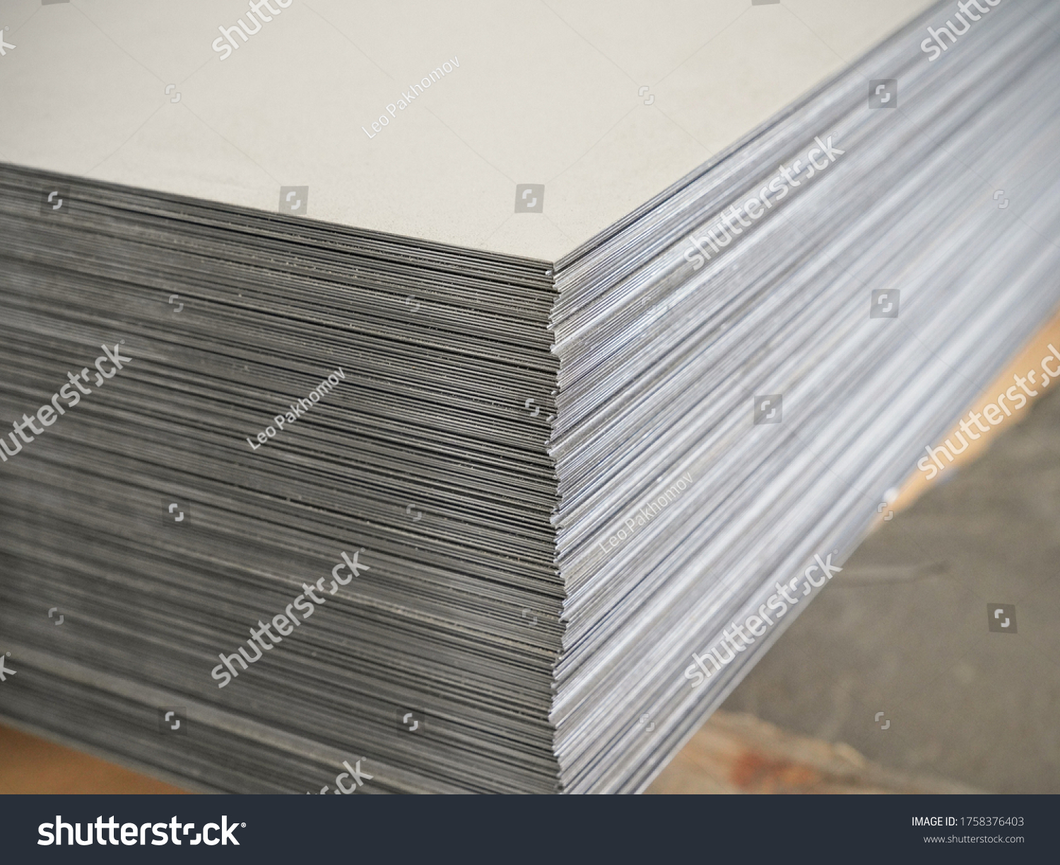 Many steel sheets in stock #1758376403