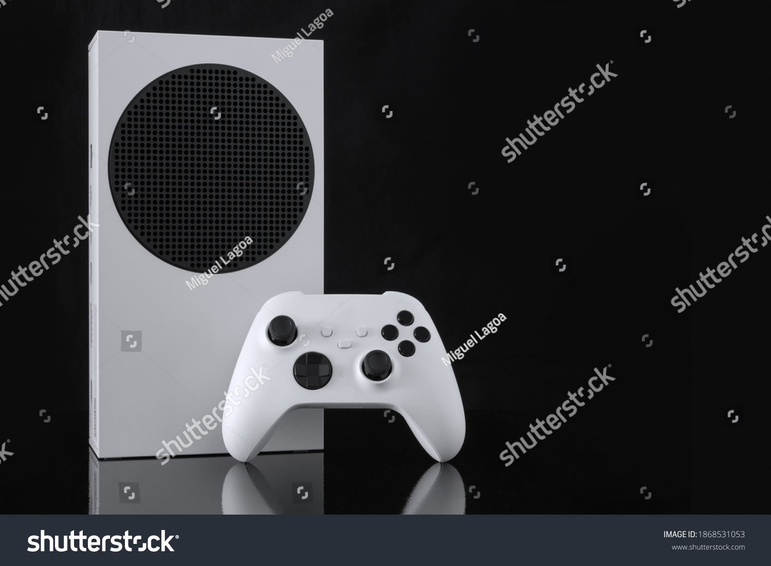 Next gen console and controller #1868531053
