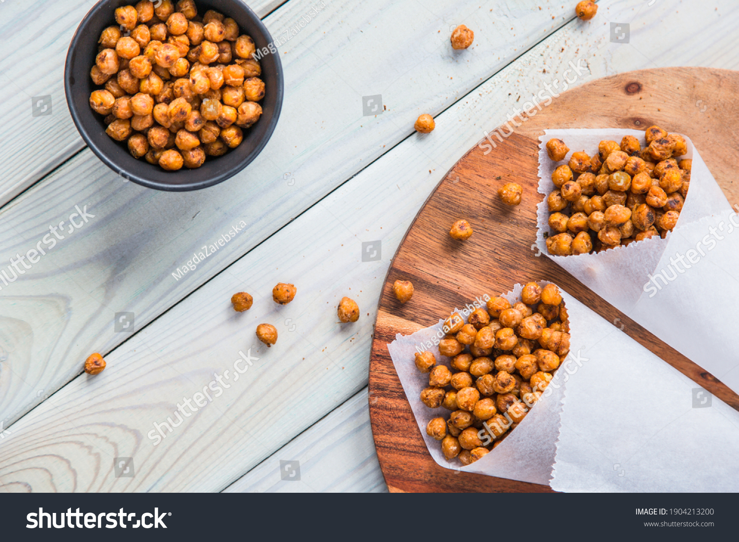 
Healthy baked spiced chickpeas with a variety of spices, a high-protein fit snack.  #1904213200