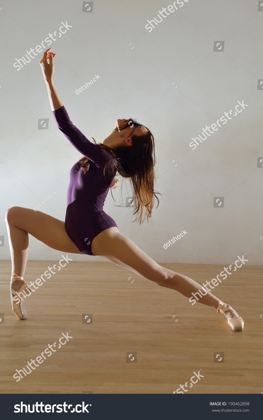 modern style ballet dancer posing and jumping on training #190462898