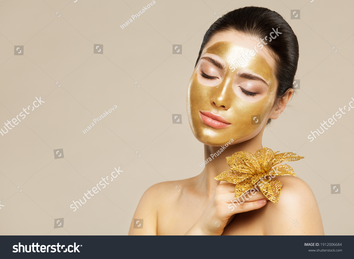 Facial peeling Golden Mask. Gold Lifting Anti Wrinkle Aging Face Mask. Perfect Smooth Skin Care #1912006684