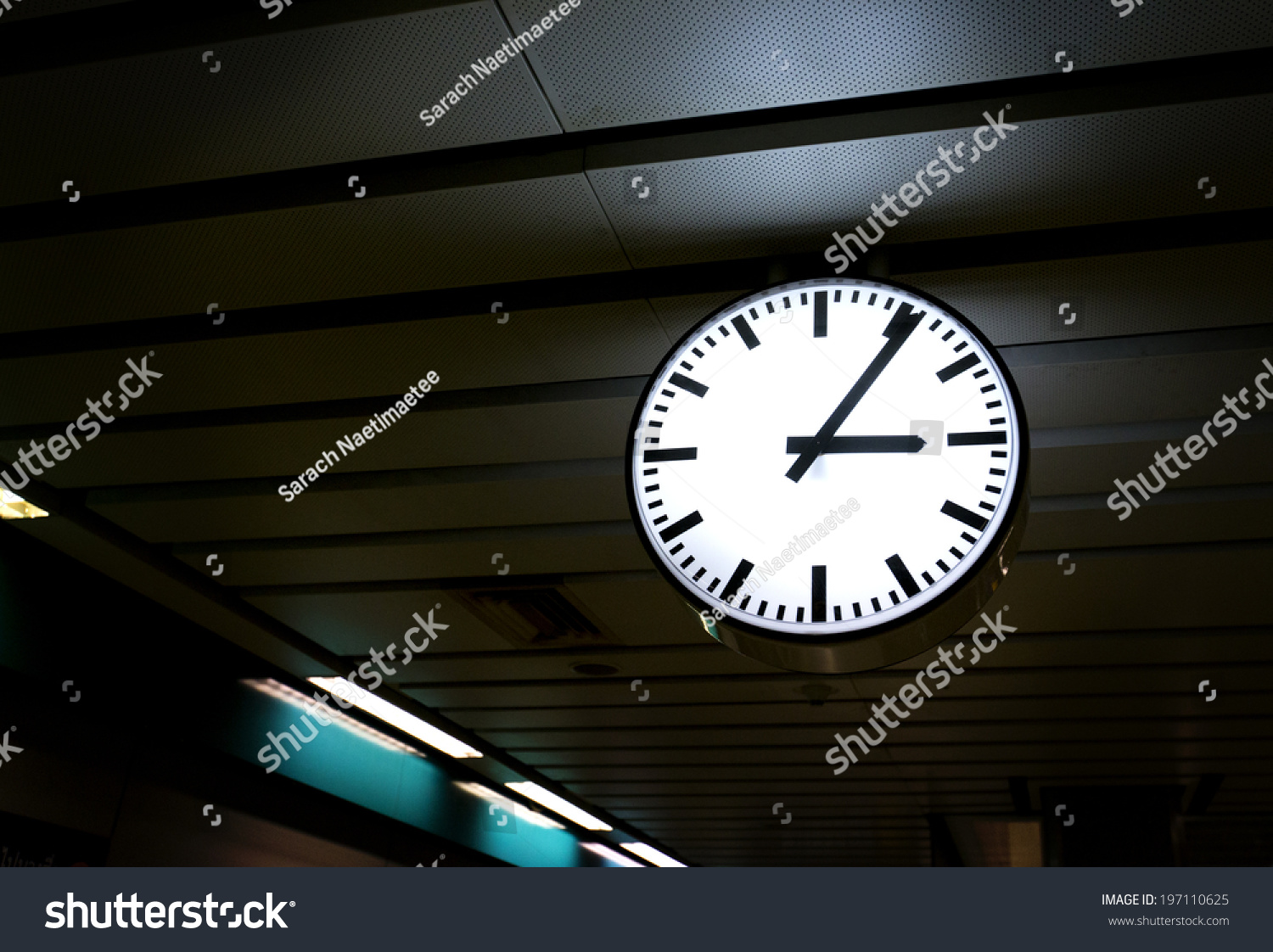 Clock in the station #197110625