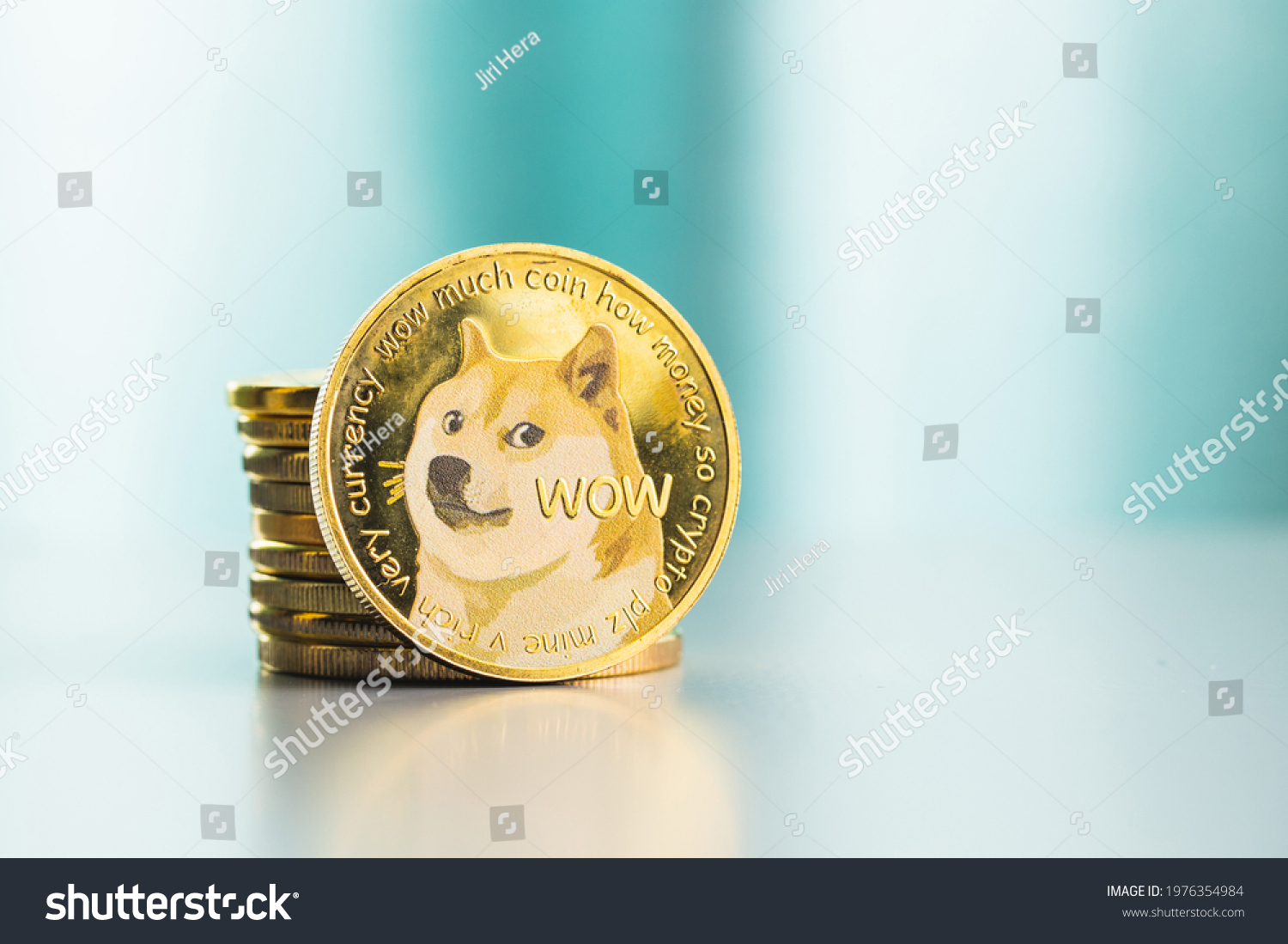 Golden dogecoin coin. Cryptocurrency dogecoin. Doge cryptocurrency. #1976354984
