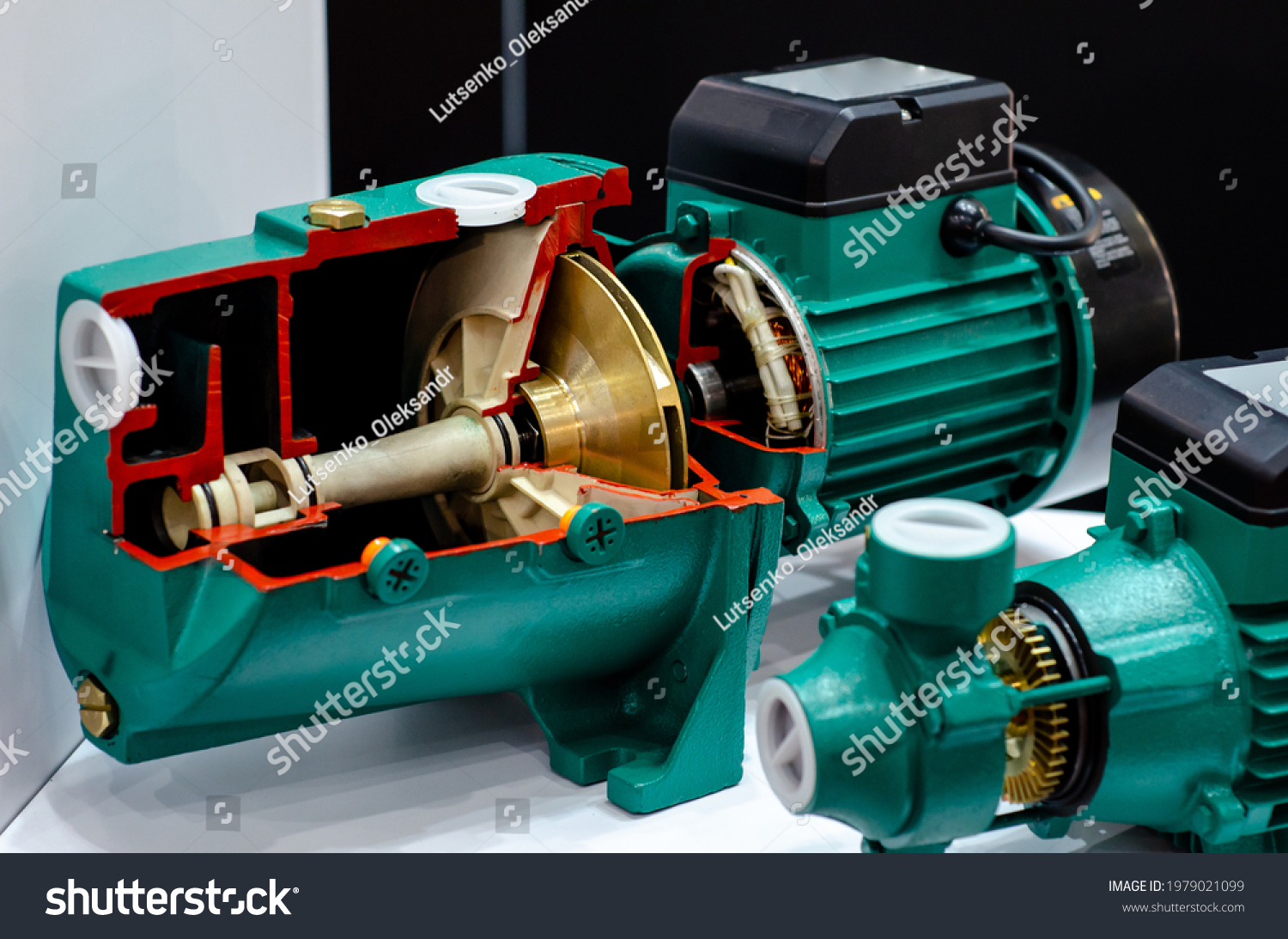 Self priming centrifugal pump cutaway #1979021099