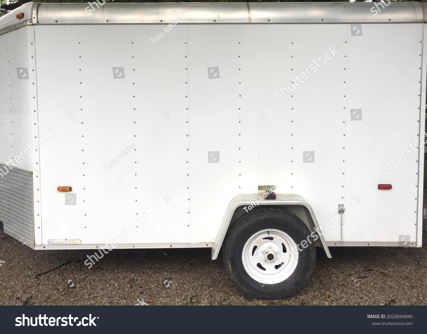 Blank side of an enclosed trailer - Graphic design - mockup #2020694840