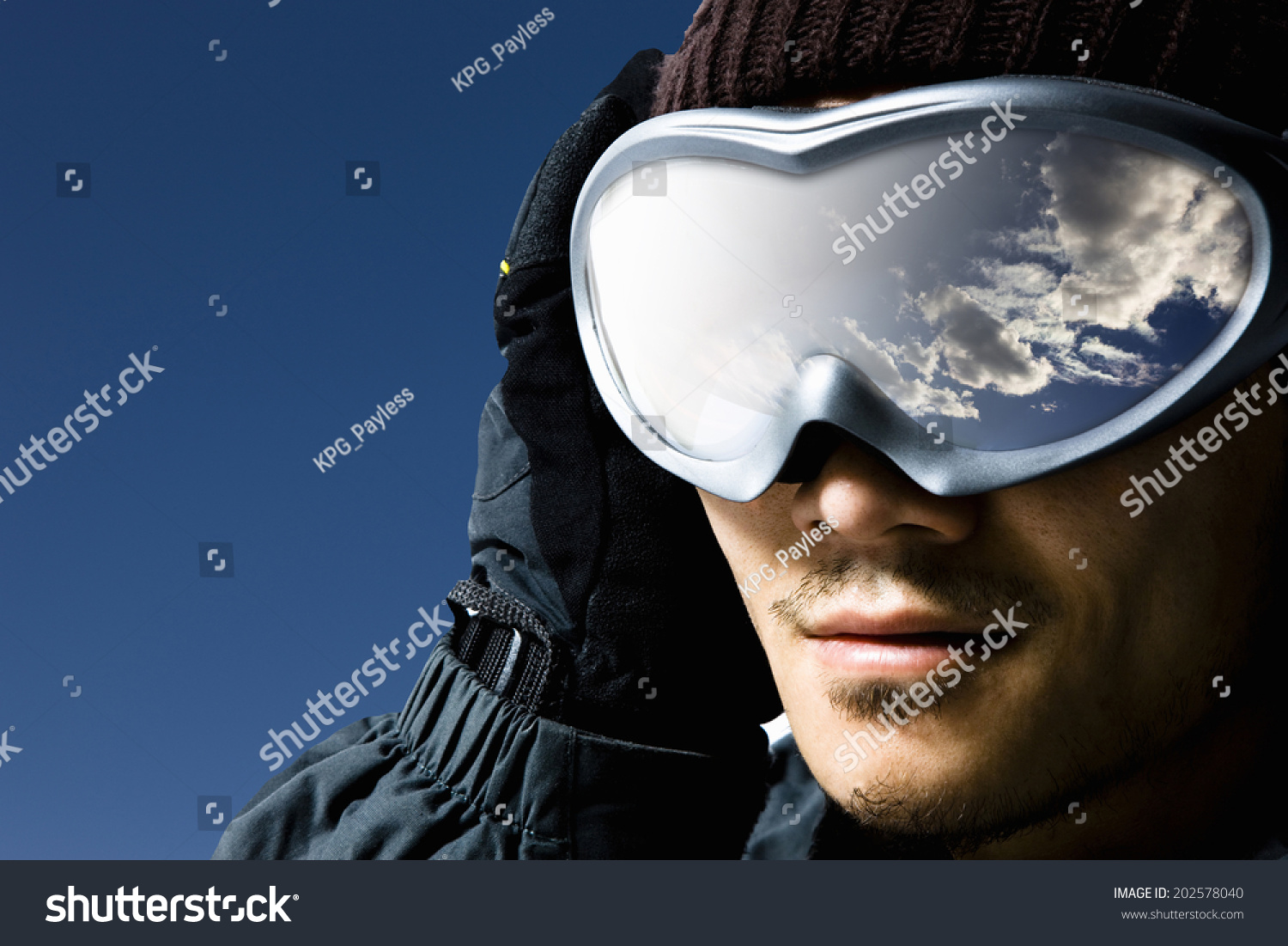 An Image of Snowboard #202578040