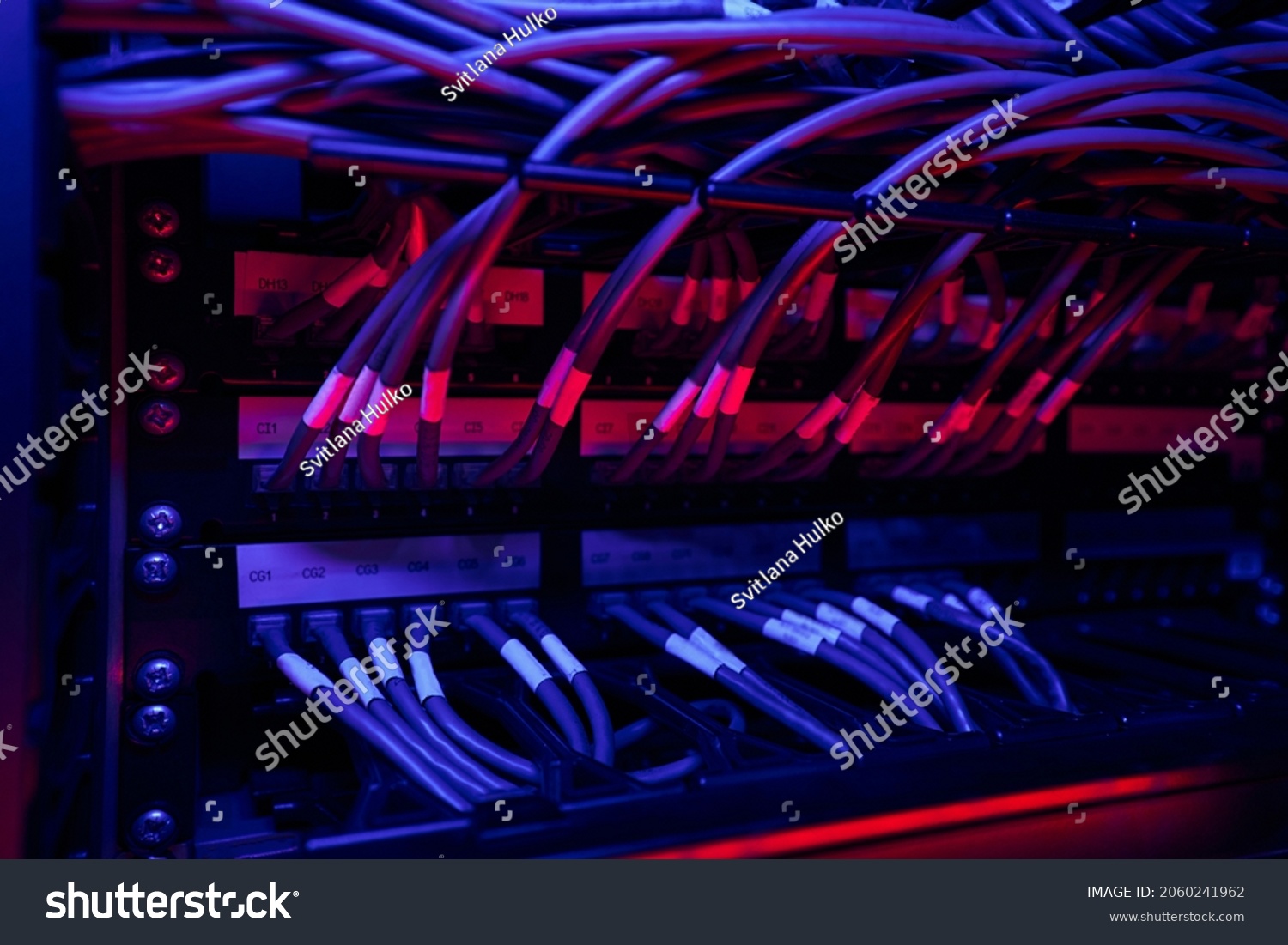 Structured network cabling system in data center #2060241962