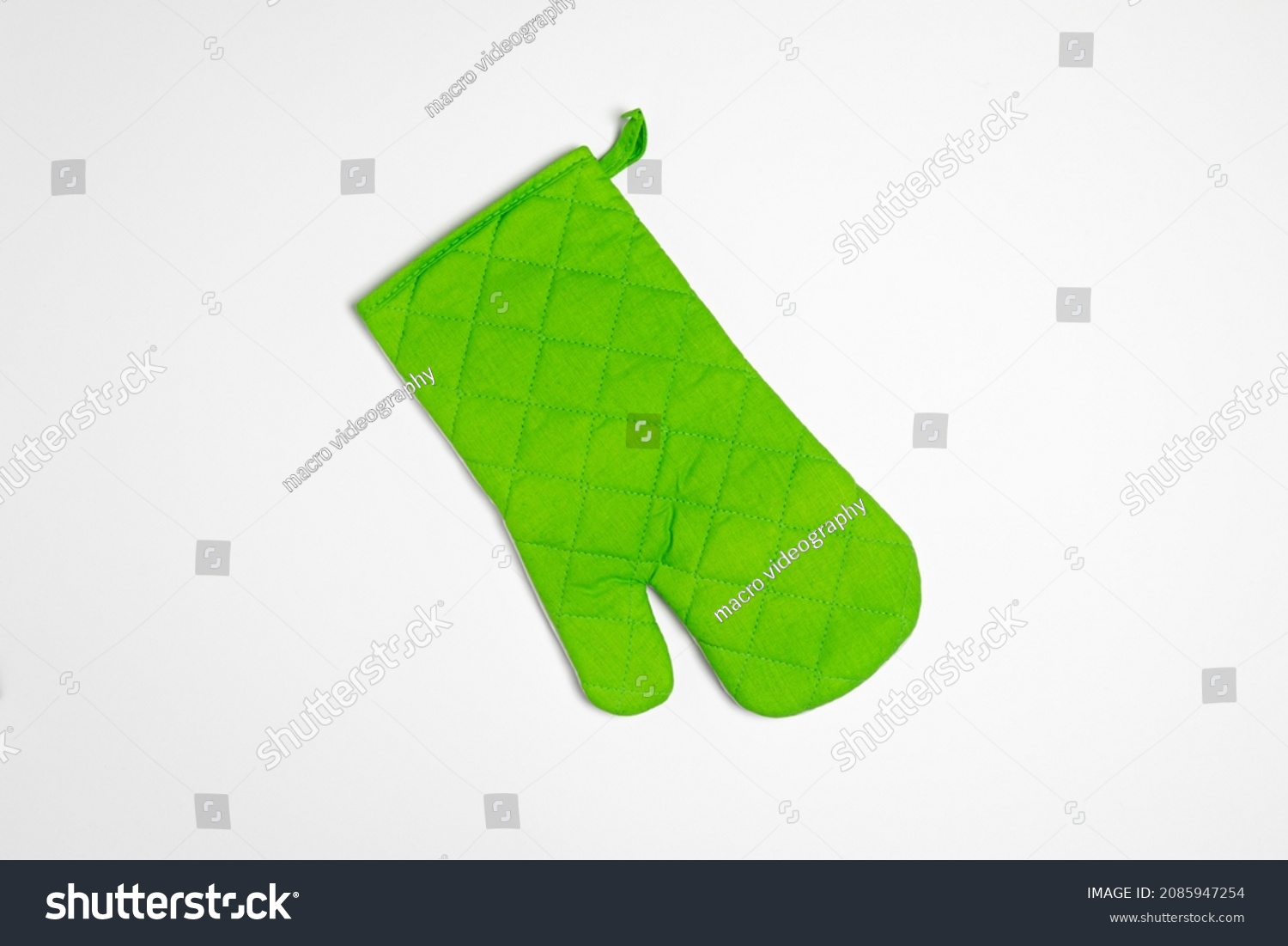 Kitchen oven gloves mitts isolated on white background.High-resolution photo.Mock-up #2085947254