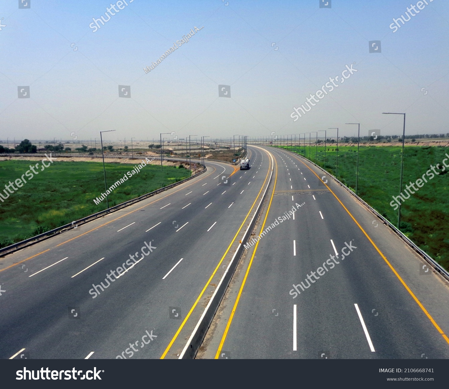 Lahore AbdulHakeem Motorway in Pakistan            #2106668741
