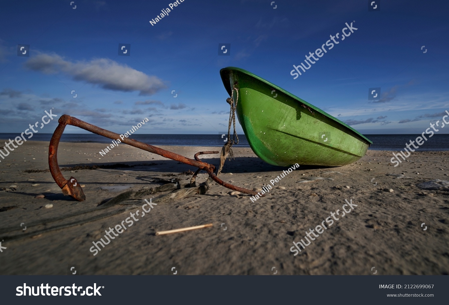 A working fishing boat on the beach at Dungeness on the Kent coast #2122699067