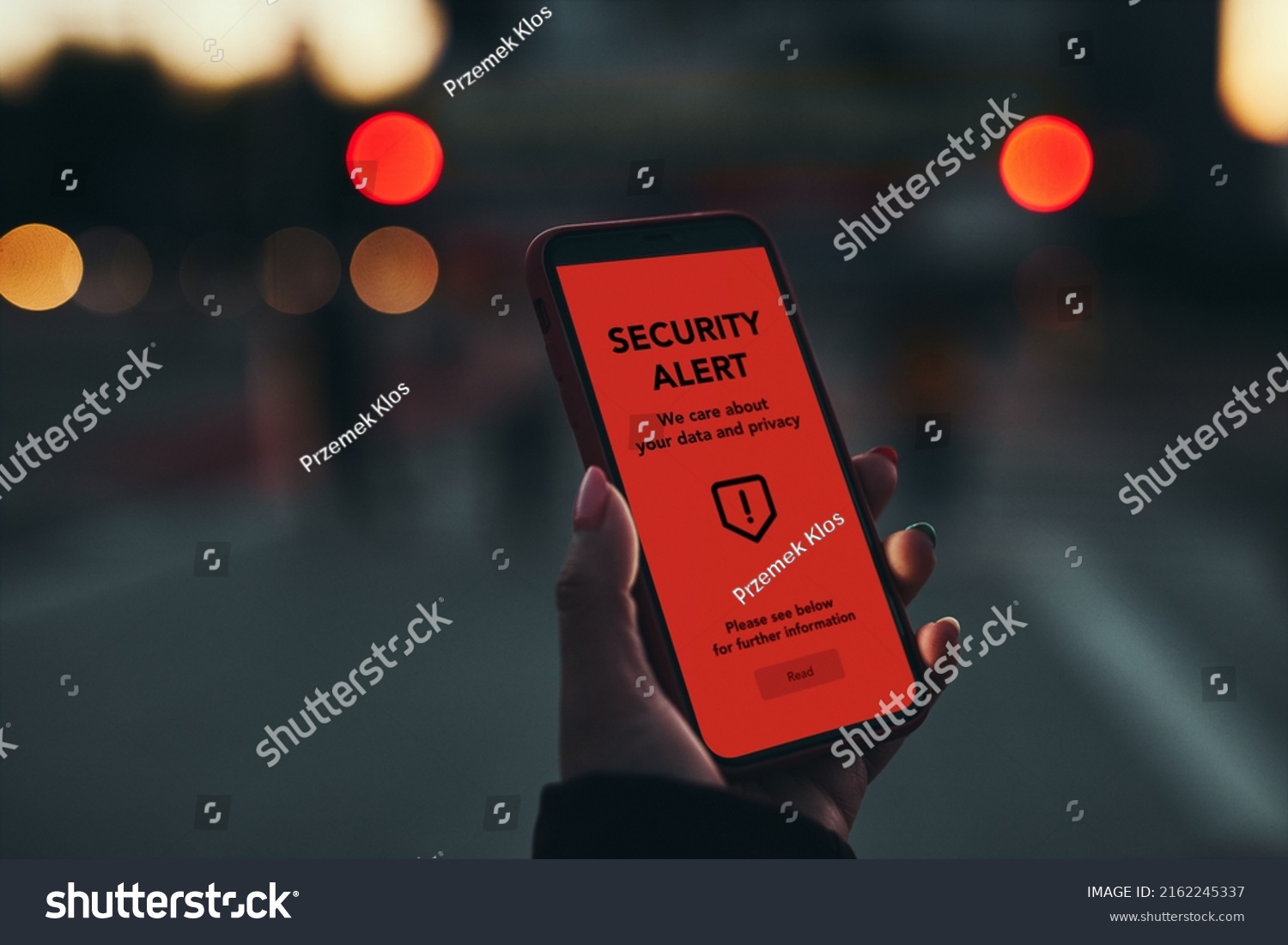 Security alert on smartphone screen. Antivirus warning. Private data protection system notification. Important security issue. Concept of cyber crime, hacking password and bank accounts #2162245337