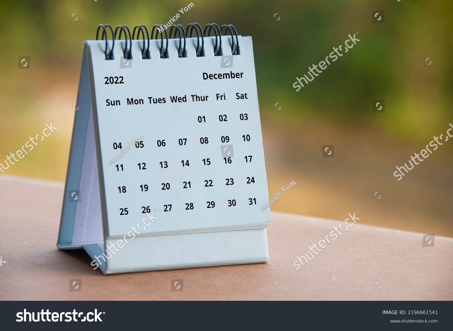 December 2022 calendar with customizable space for text or ideas. Copy space. #2196661541