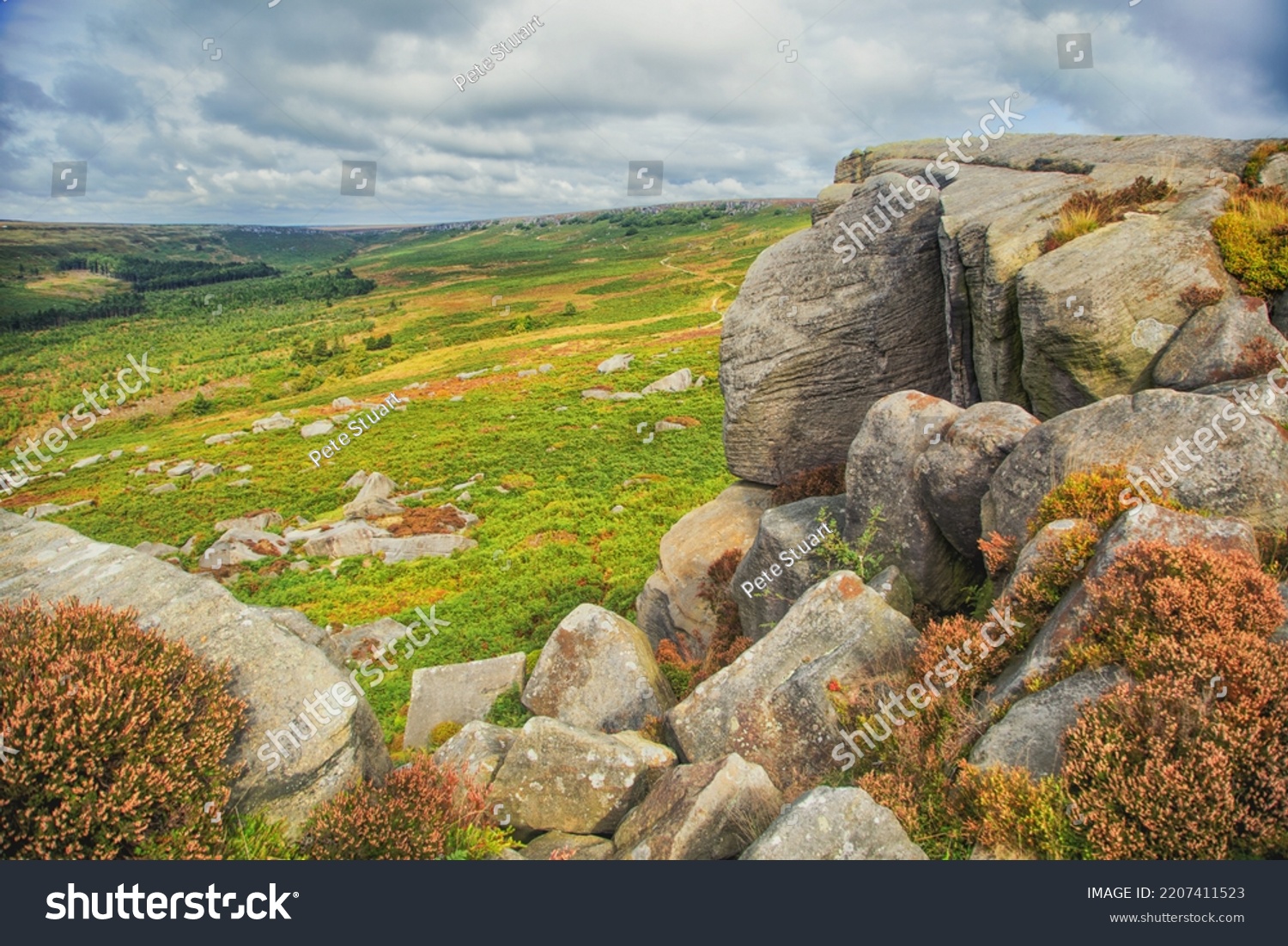 Burbage Edge is a gritstone escarpment overlooking the Burbage district of Buxton in Derbyshire, in the Peak District. The hill's summit is 500 metres above sea level.  #2207411523