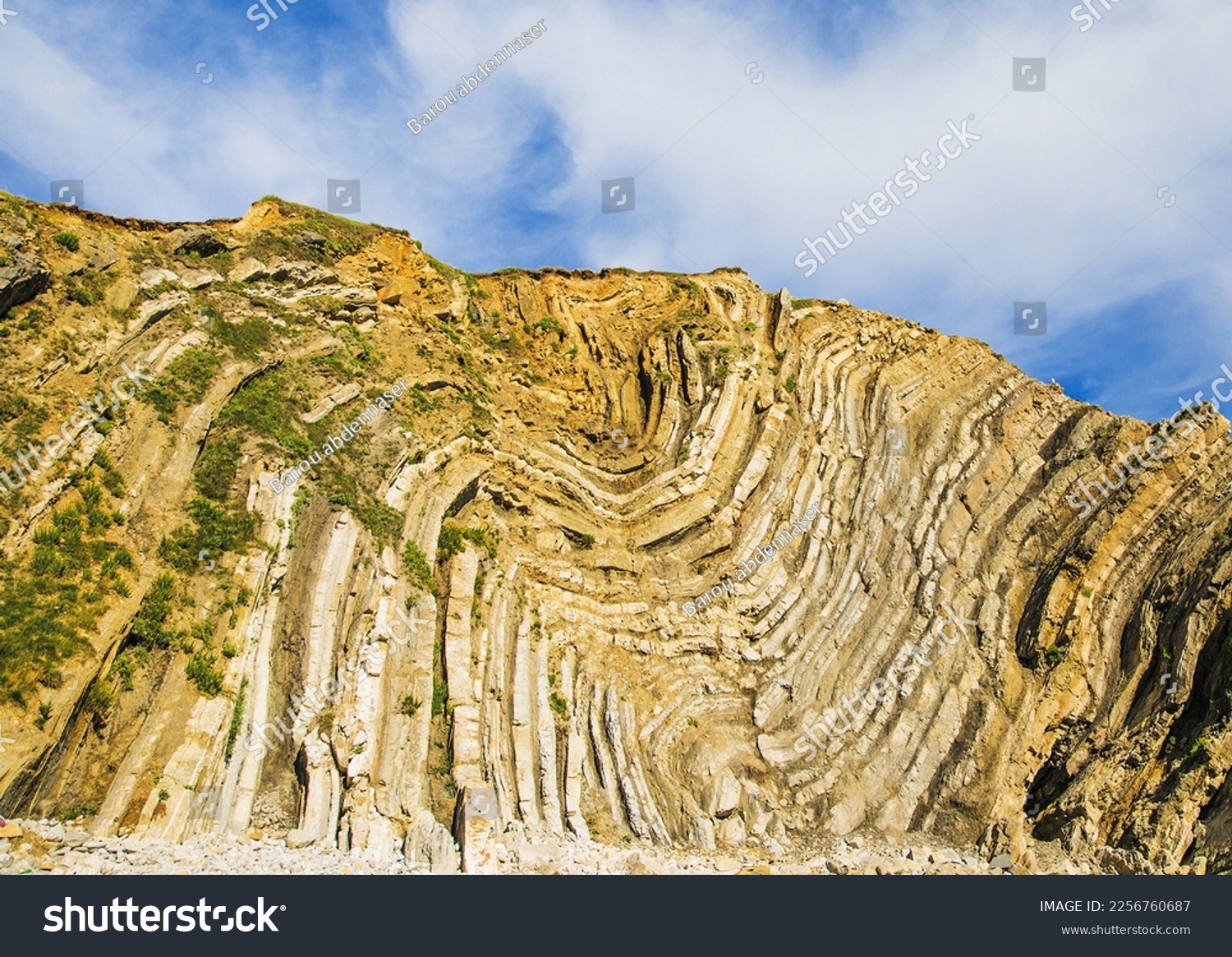 Folds result from the slow deformation of rocks. #2256760687