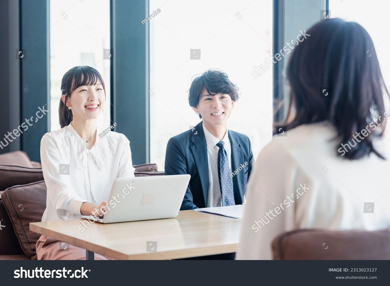 Businessperson having a business meeting with a client #2313023127