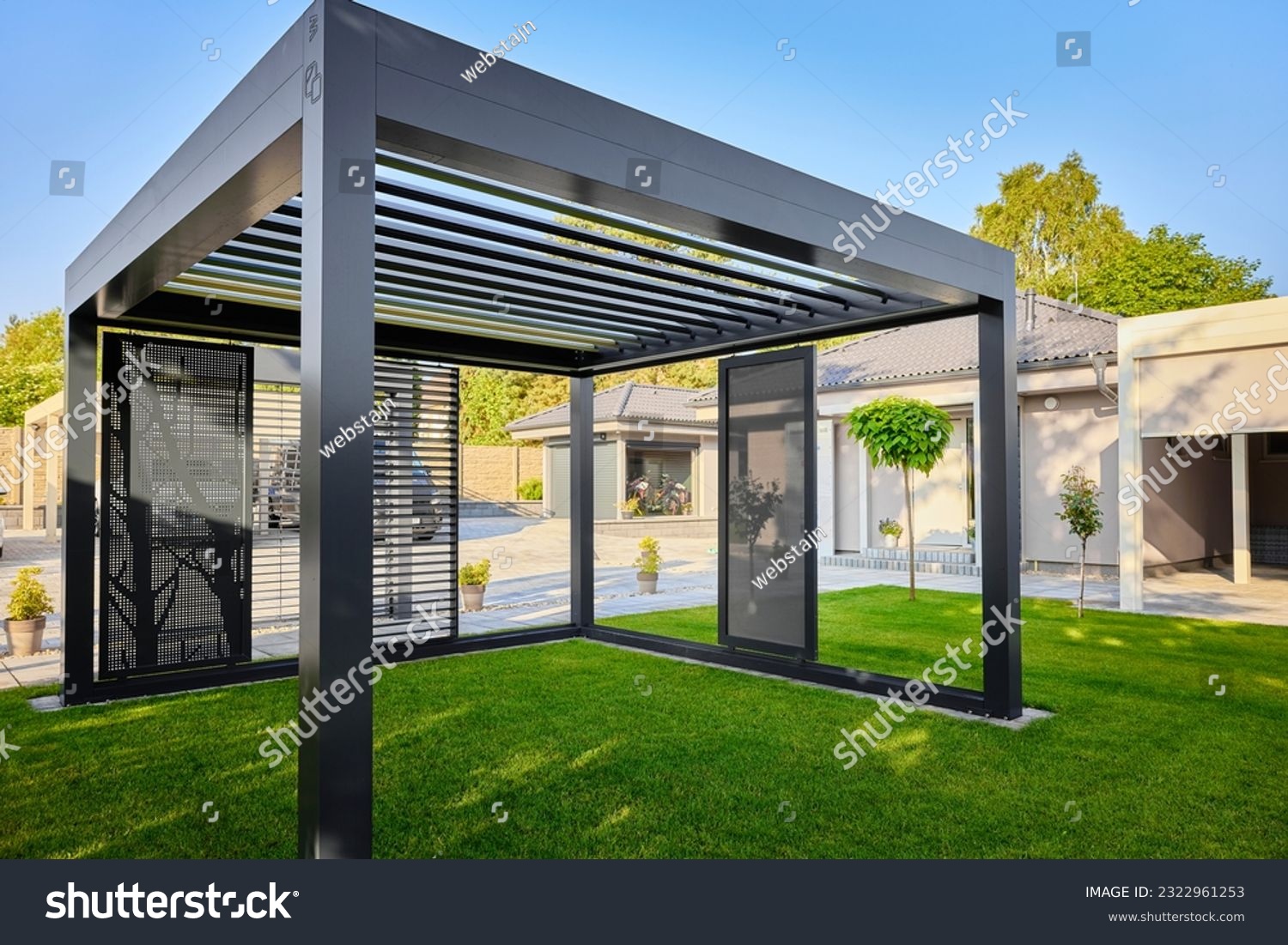 Modern BAT R Bioclimatic Aluminum Pergolas. Experience luxury outdoors with BAT R Bioclimatic Pergolas. Stylish, durable, and customizable – perfect for premium gardens and terraces. #2322961253