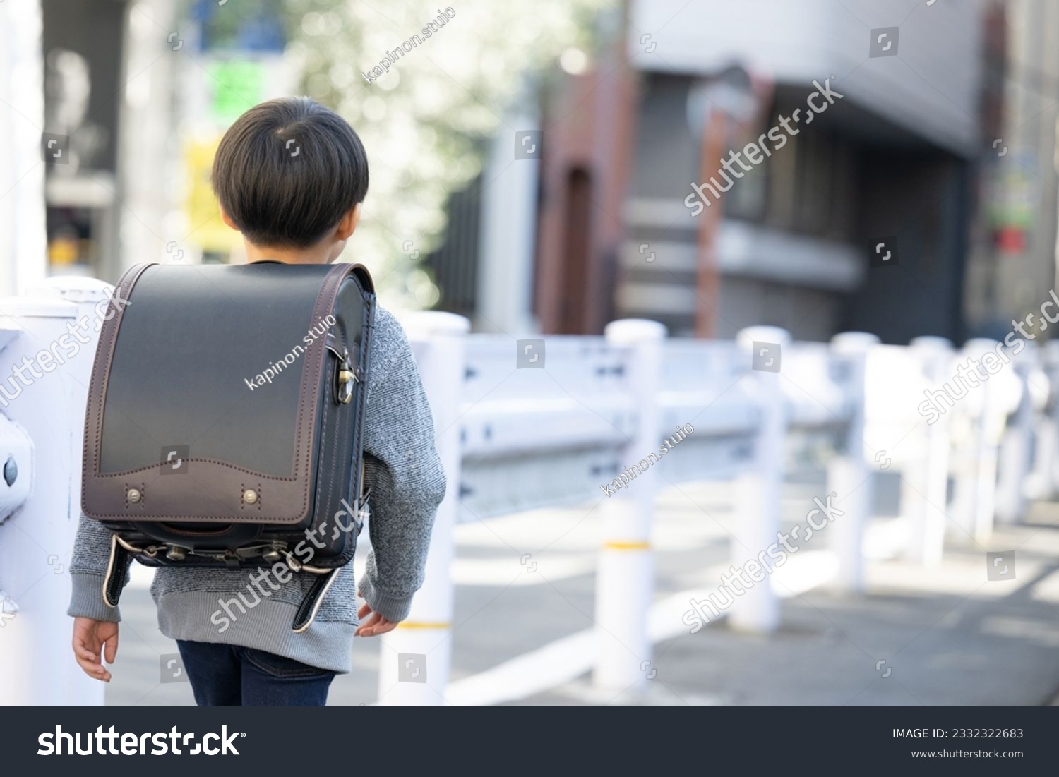 Japanese elementary school students going to and from school alone in urban areas #2332322683