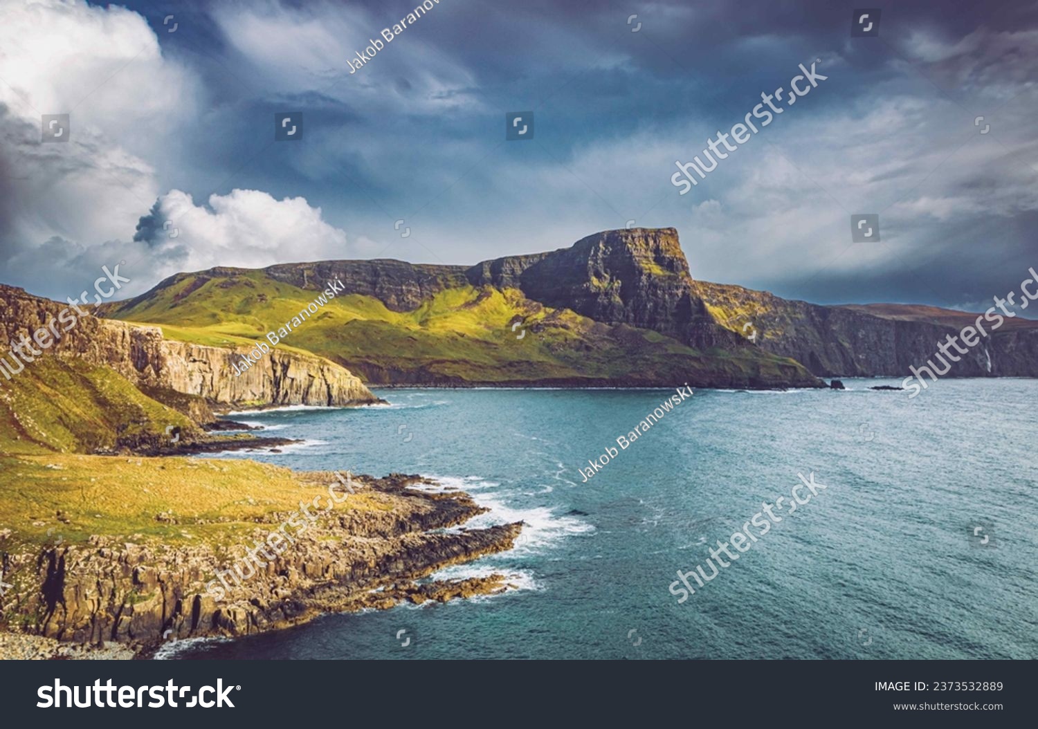Isle of Skye is the largest island in the Inner Hebrides. It lies just off the west coast of mainland Scotland in the Atlantic Ocean.
Beautiful solitude in a quiet atmosphere without people. #2373532889