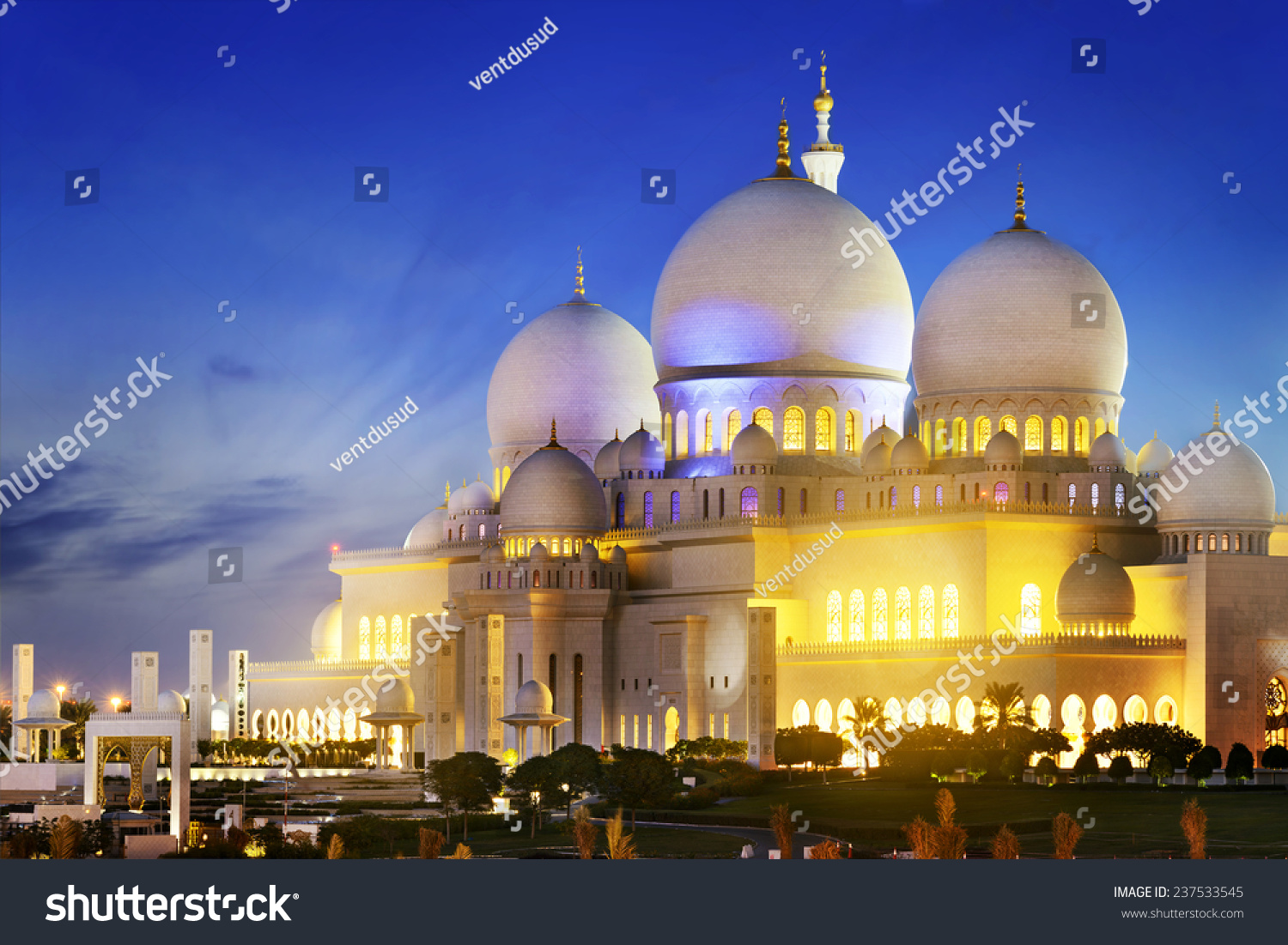 Sheikh Zayed Grand Mosque at dusk (Abu-Dhabi, UAE)  #237533545