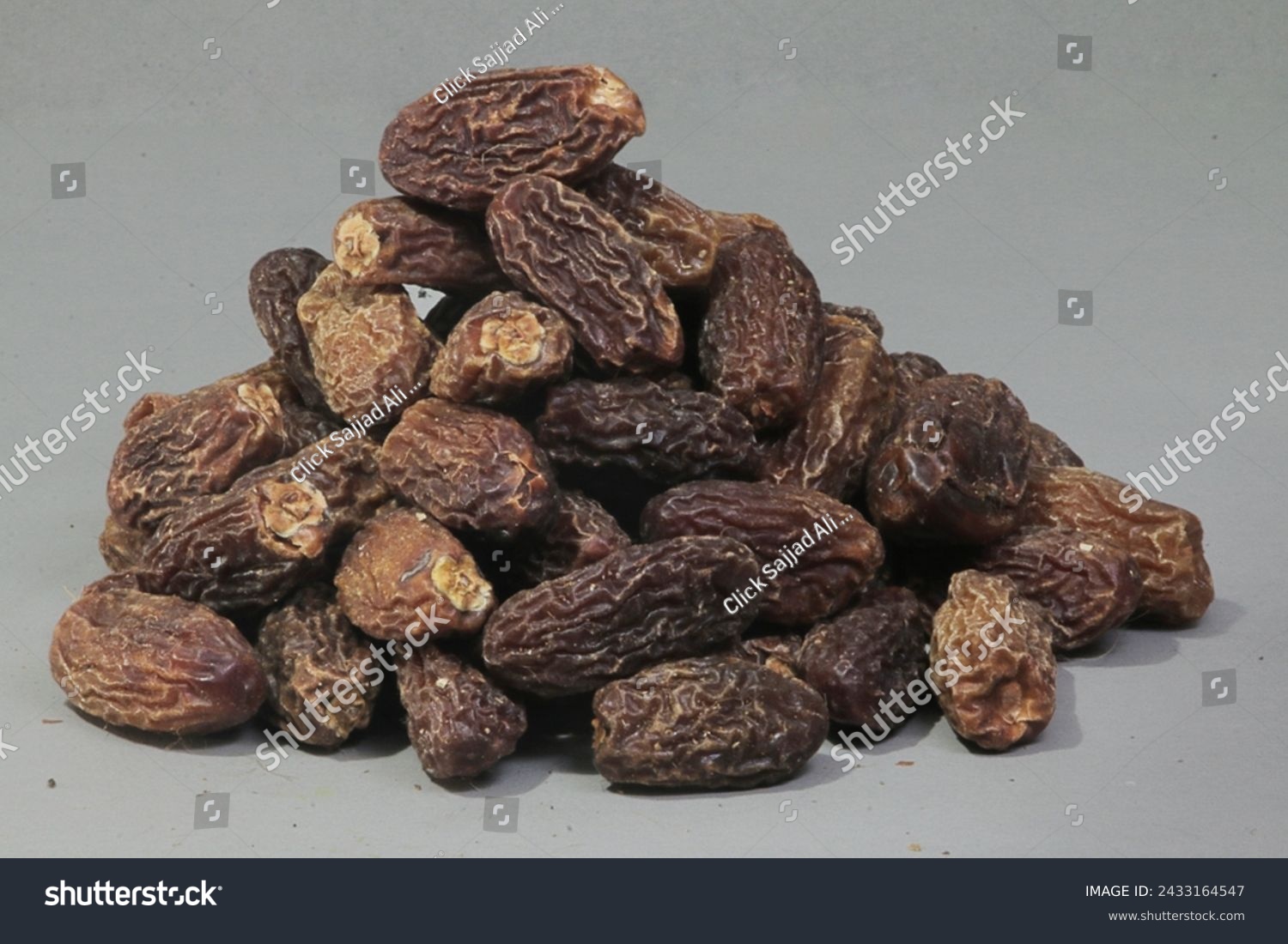 Brown Organic dry Dates are completely dehydrated and sun-dried. Unlike semi-dry dates, Dry dates are quite hard in texture. Dry dates have lesser moisture and hence stay fresh for a longer period of  #2433164547