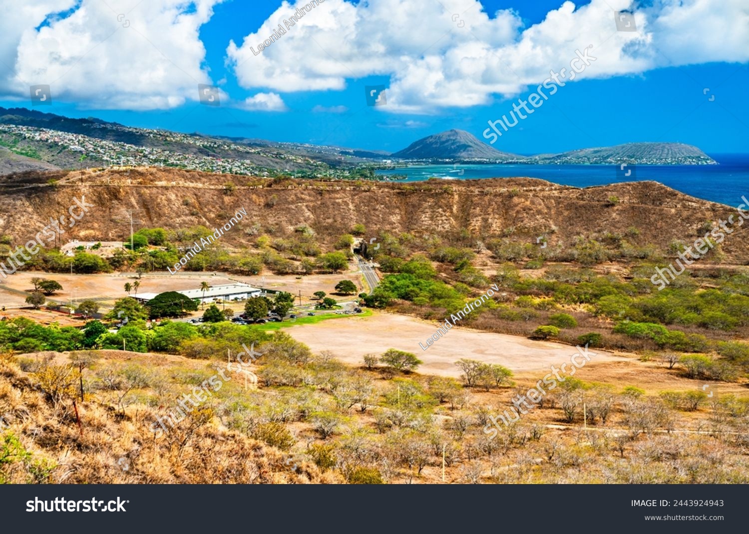 Diamond Head volcanic crater in Oahu - Hawaii, United States #2443924943