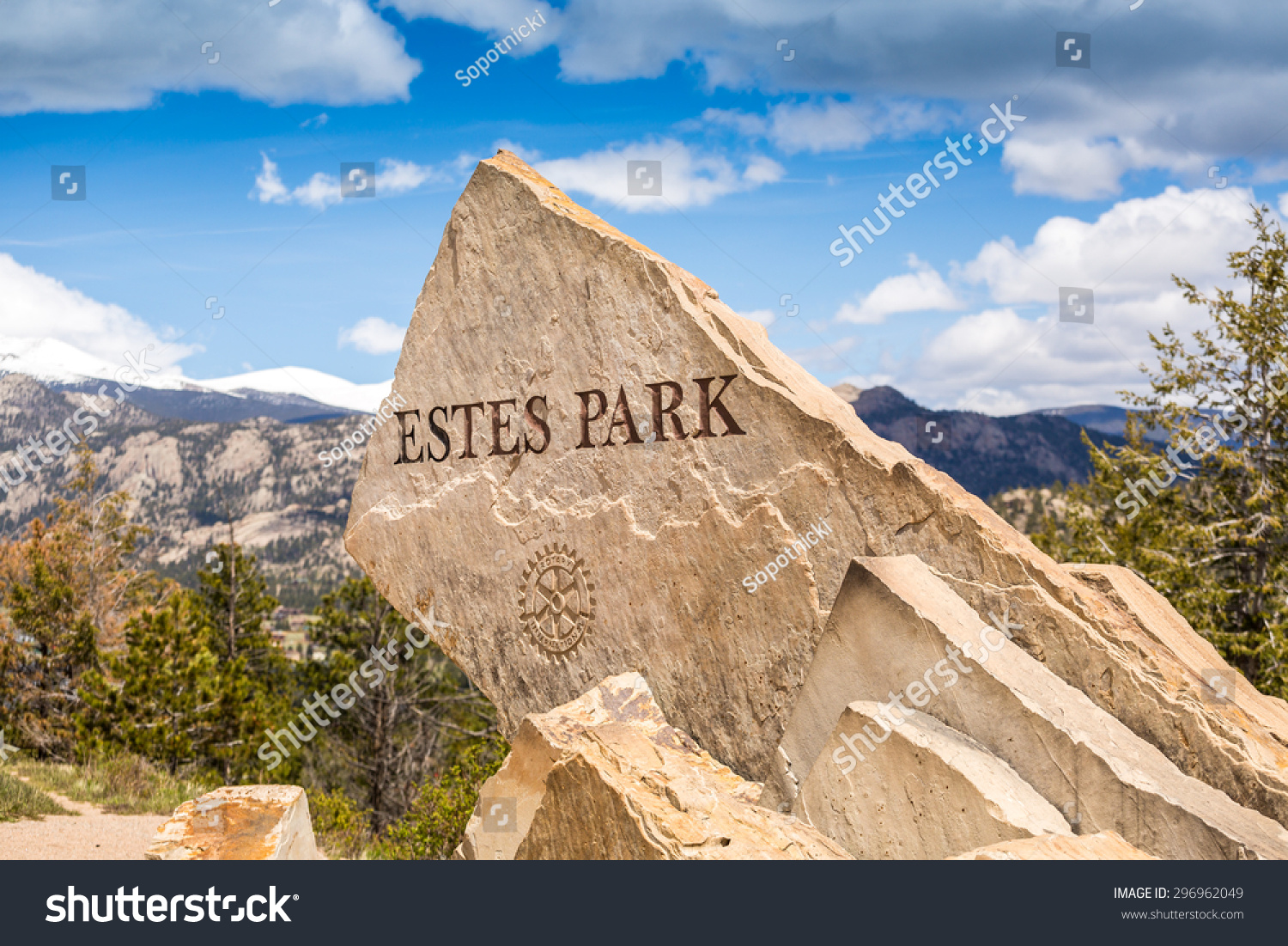 Estes Park sign welcoming to this beautiful town #296962049