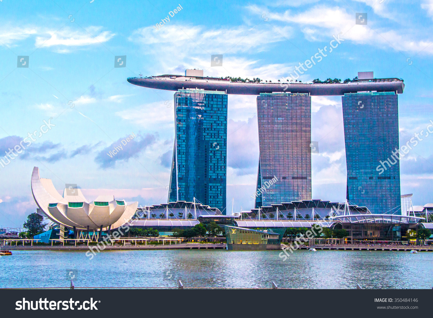 SINGAPORE-Feb 7, 2015: Marina Bay Sands Hotel #350484146